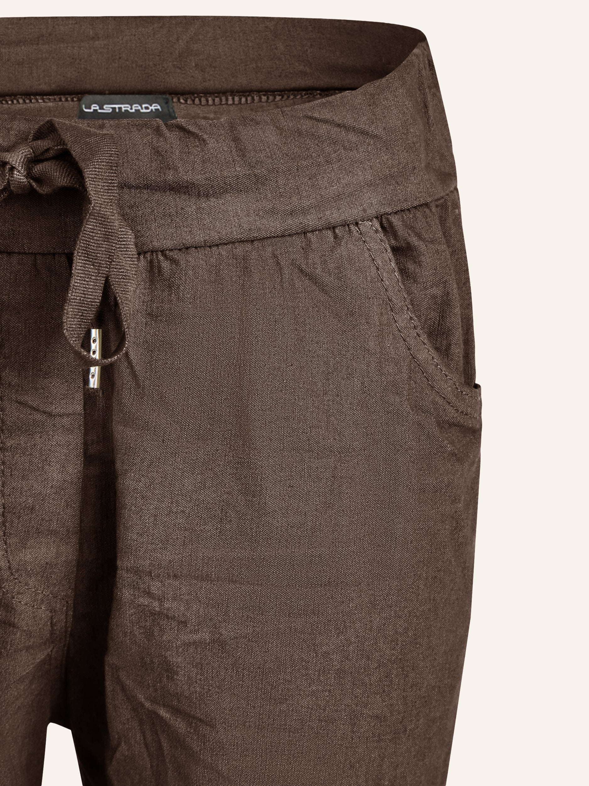 Loan trousers in the crinkle look