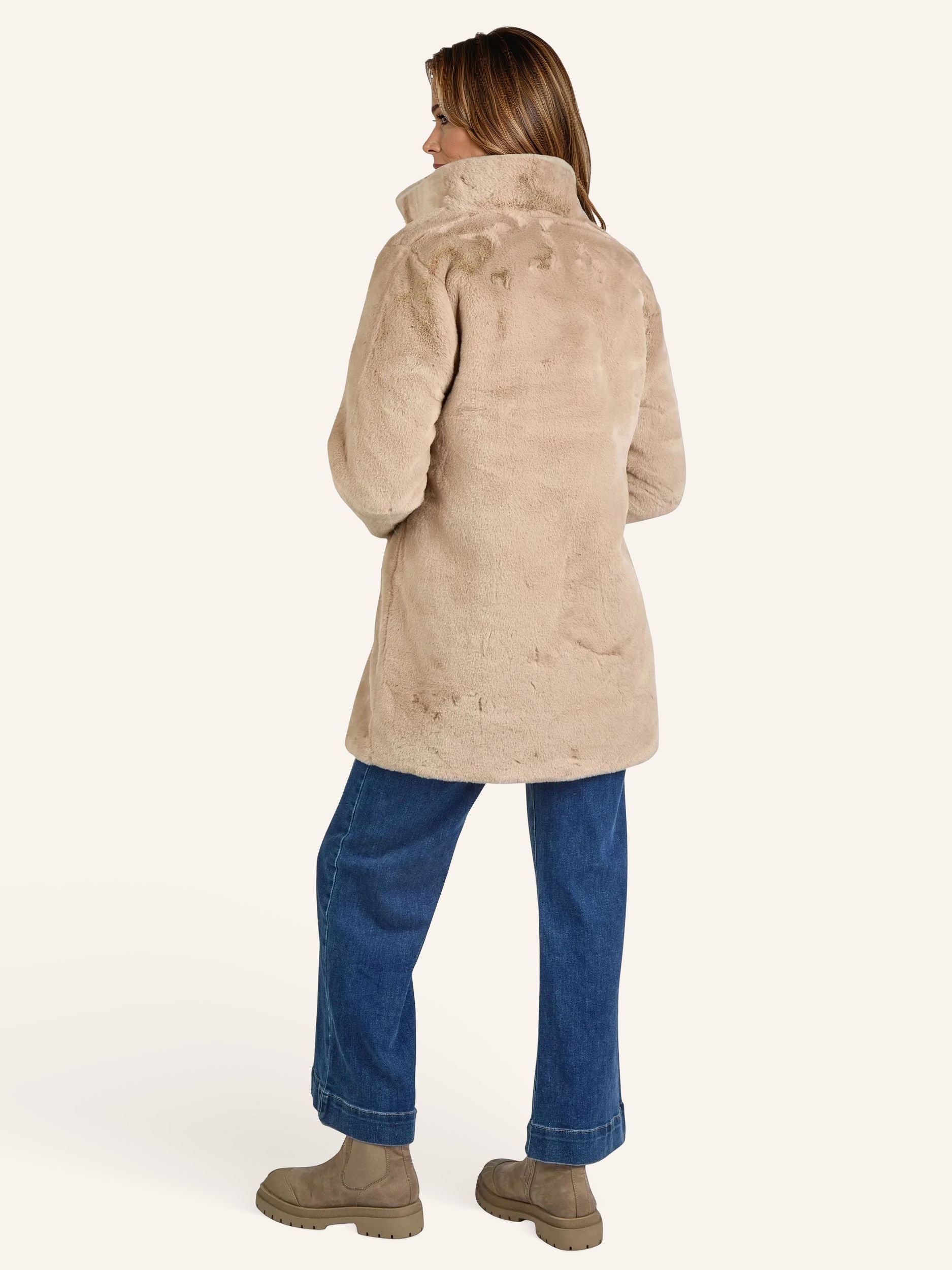 Mantel in Kunstfell-Optik