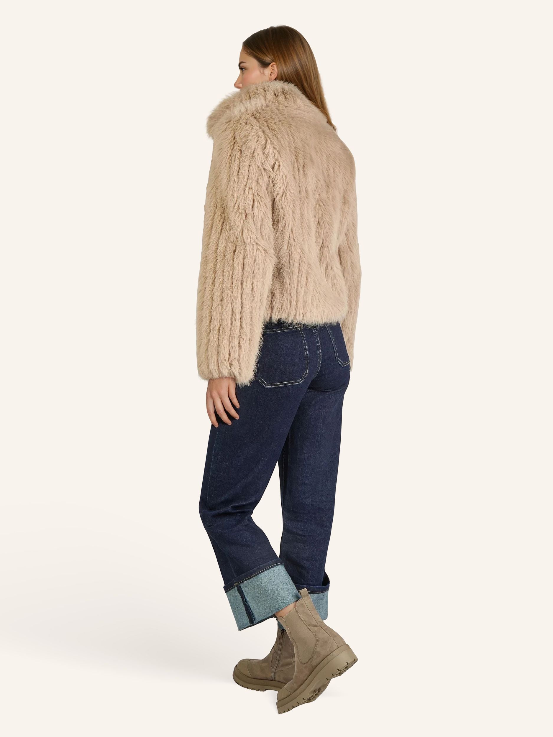 Kurzjacke aus Kunstfell