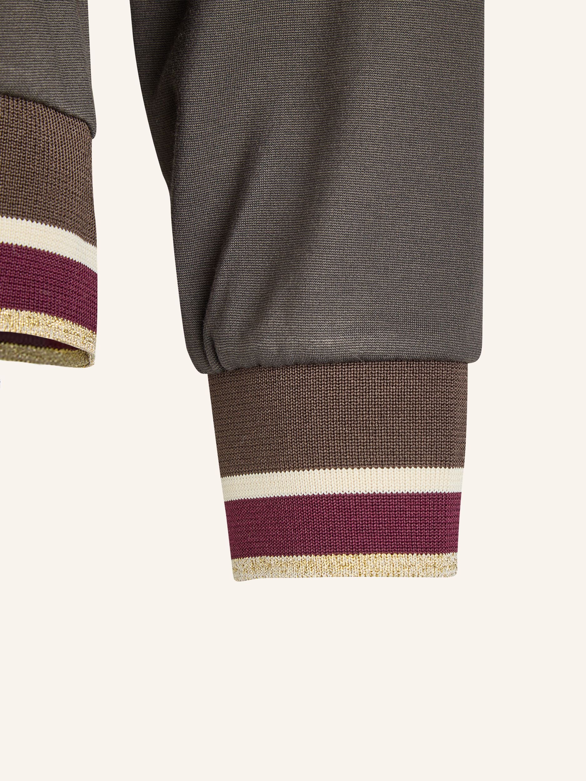 Sweatshirt mit Goldstreifen