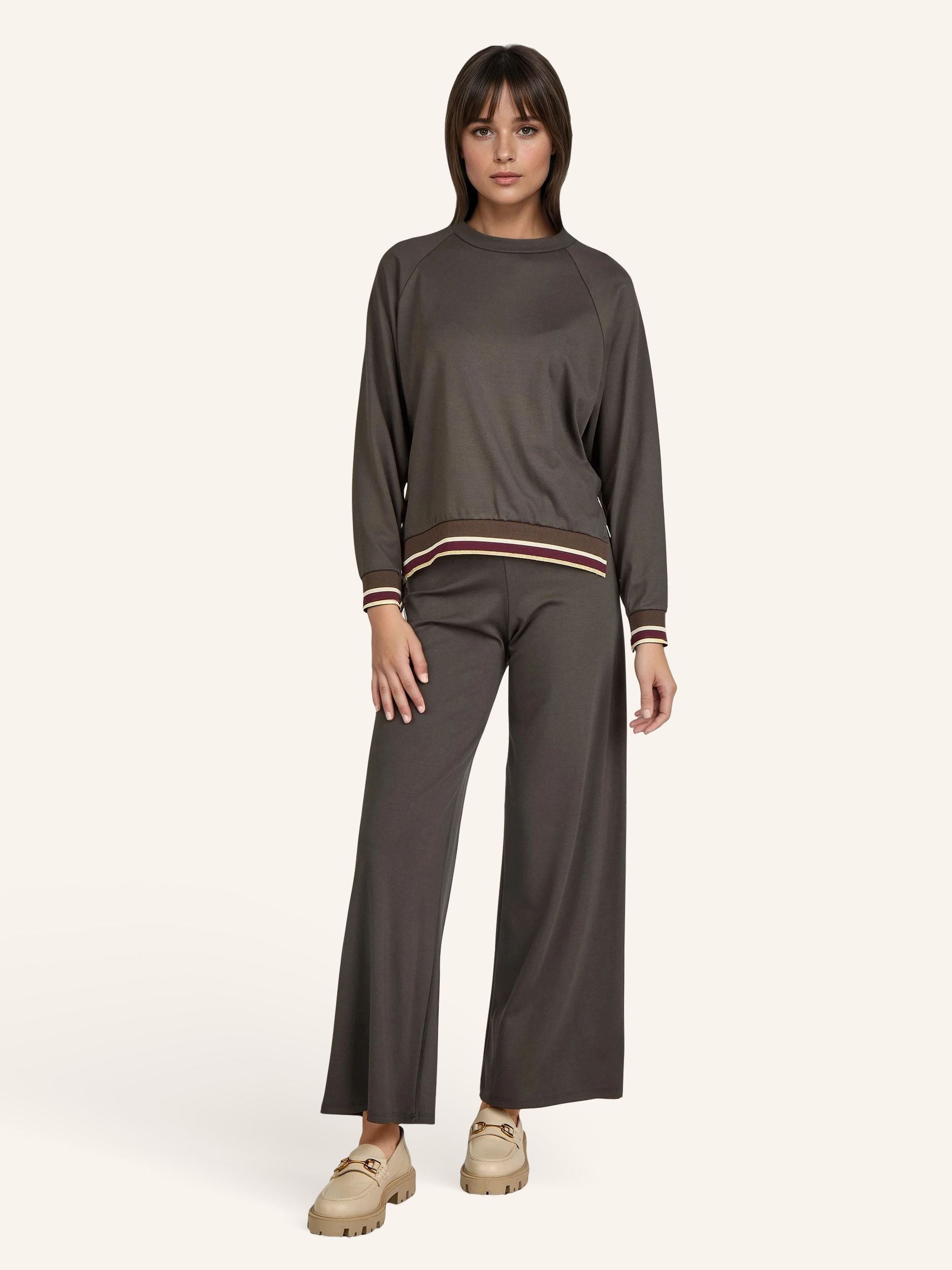 Sweatshirt mit Goldstreifen