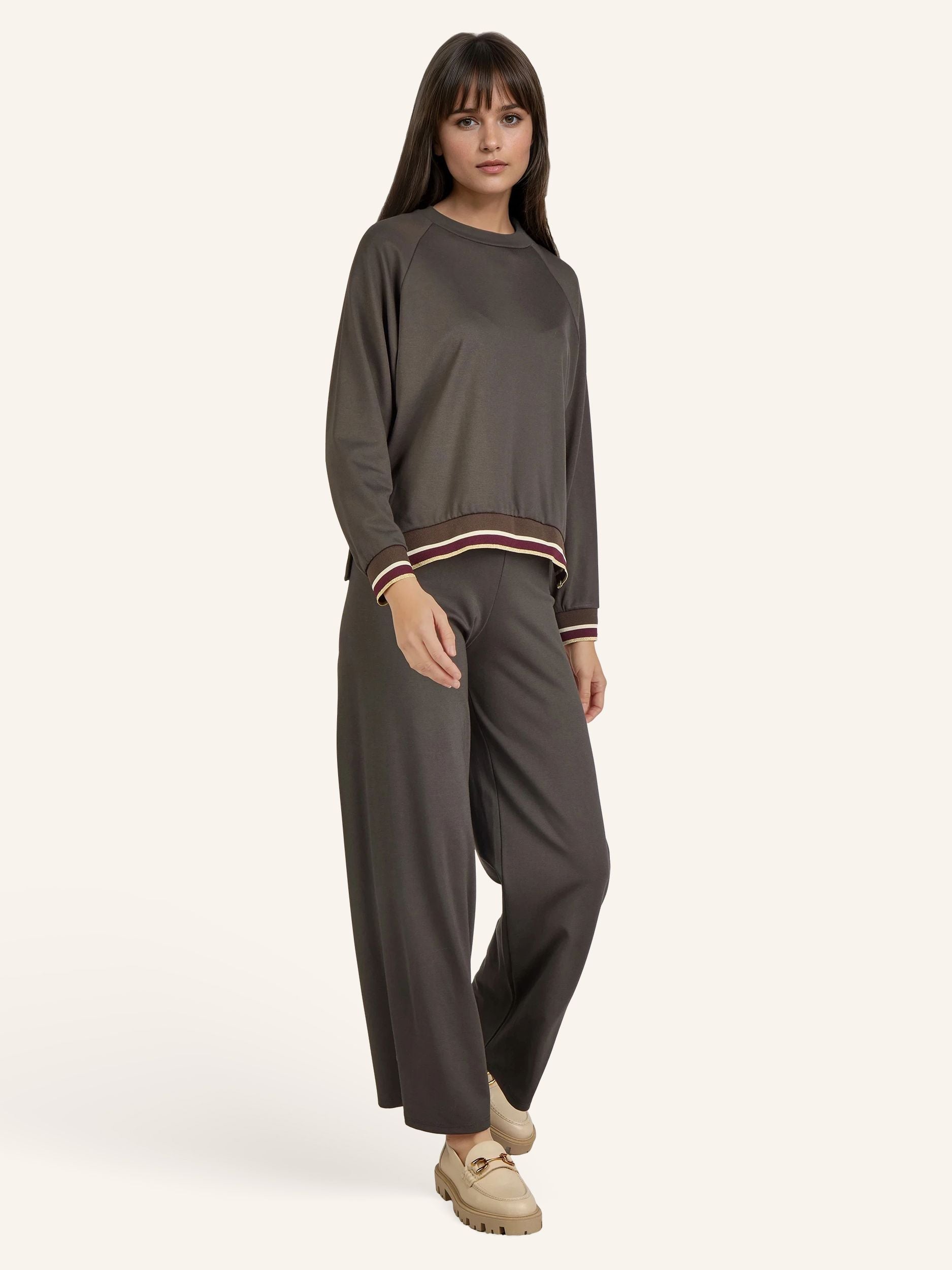 Sweatshirt mit Goldstreifen