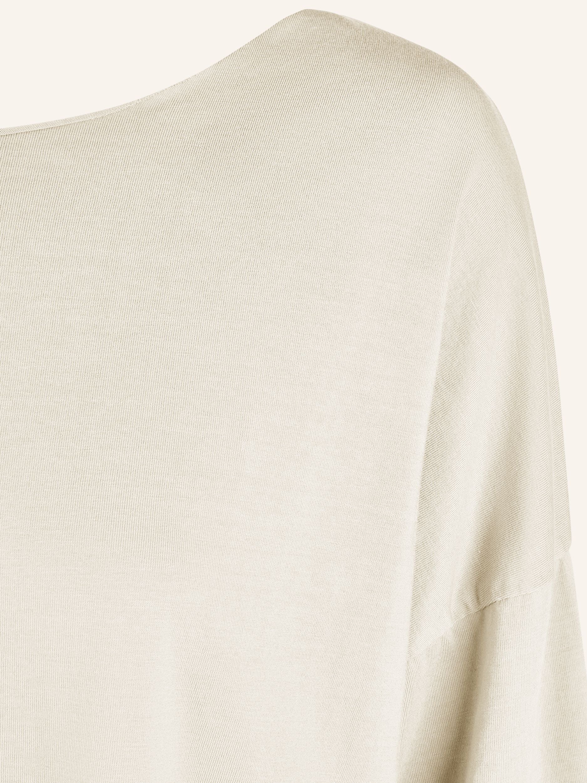 Longsleeve mit weitem Rundhalsausschnitt