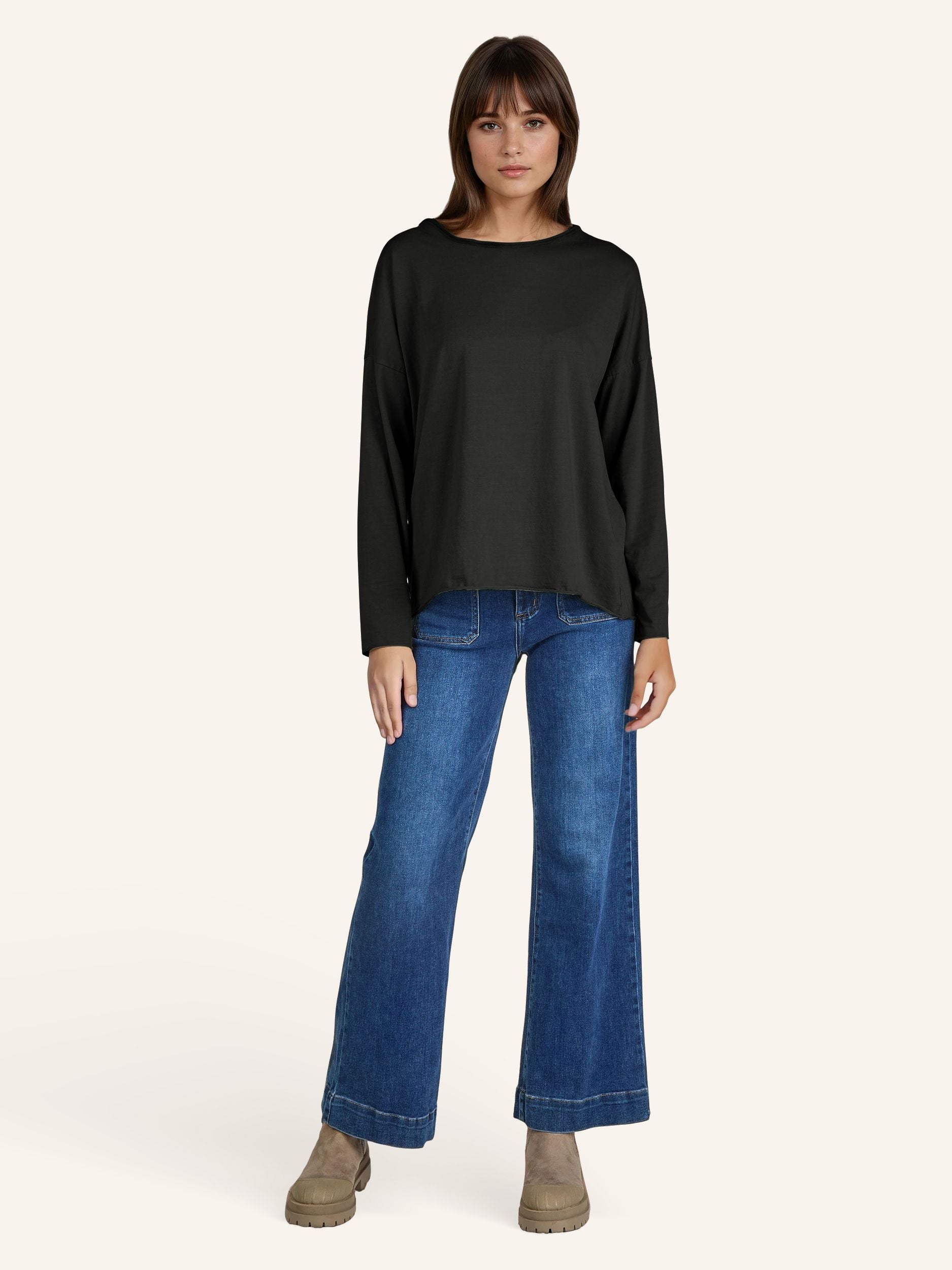 Longsleeve mit weitem Rundhalsausschnitt