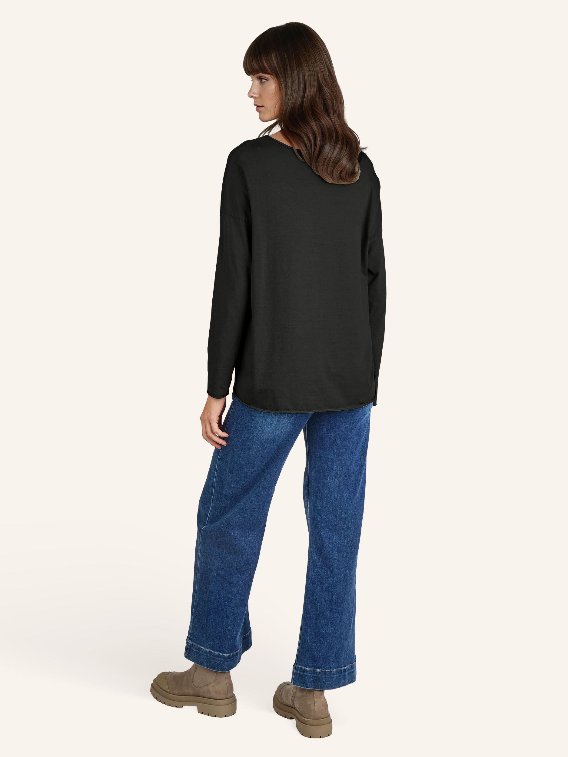 Longsleeve mit weitem Rundhalsausschnitt