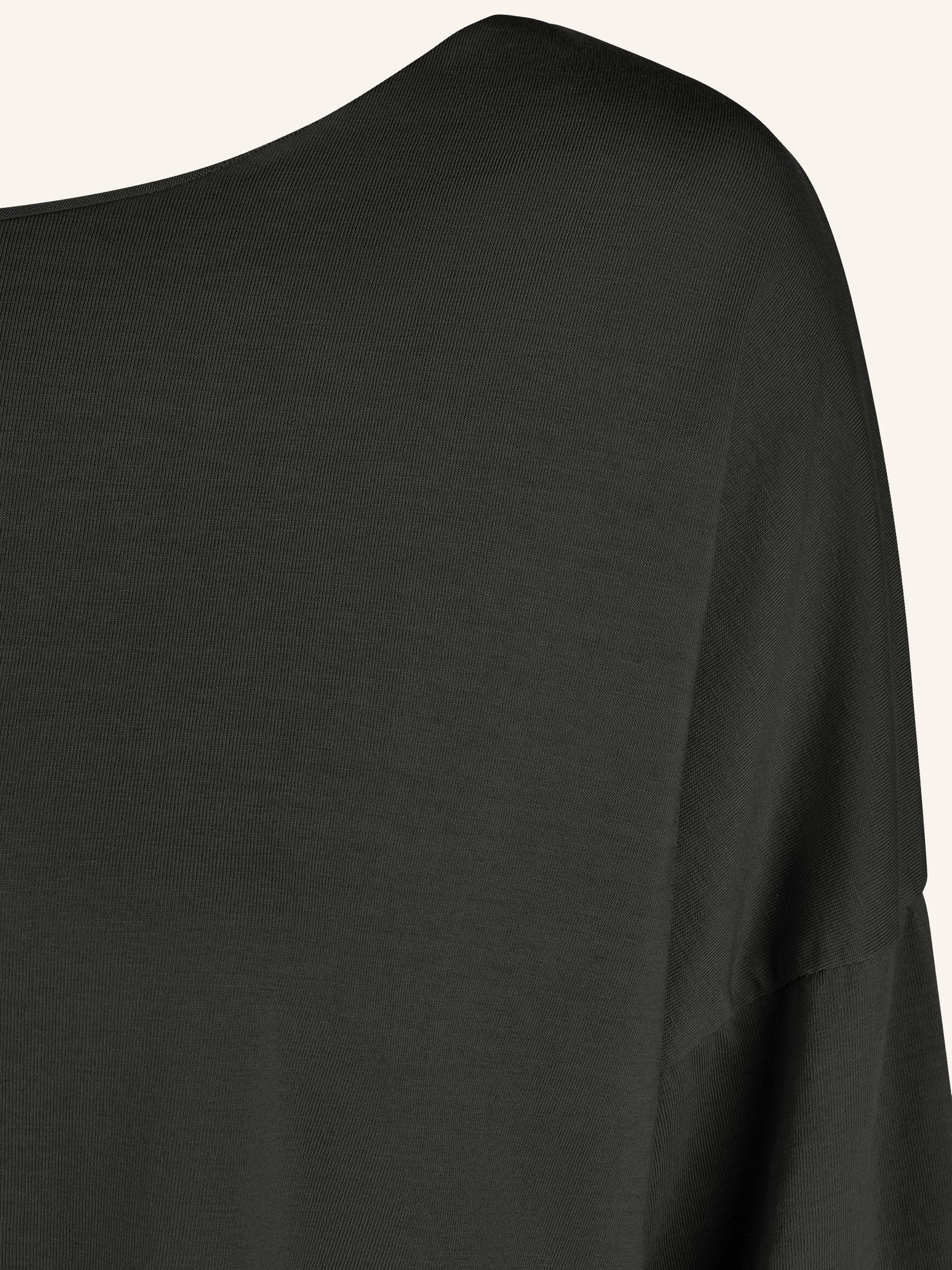 Longsleeve mit weitem Rundhalsausschnitt