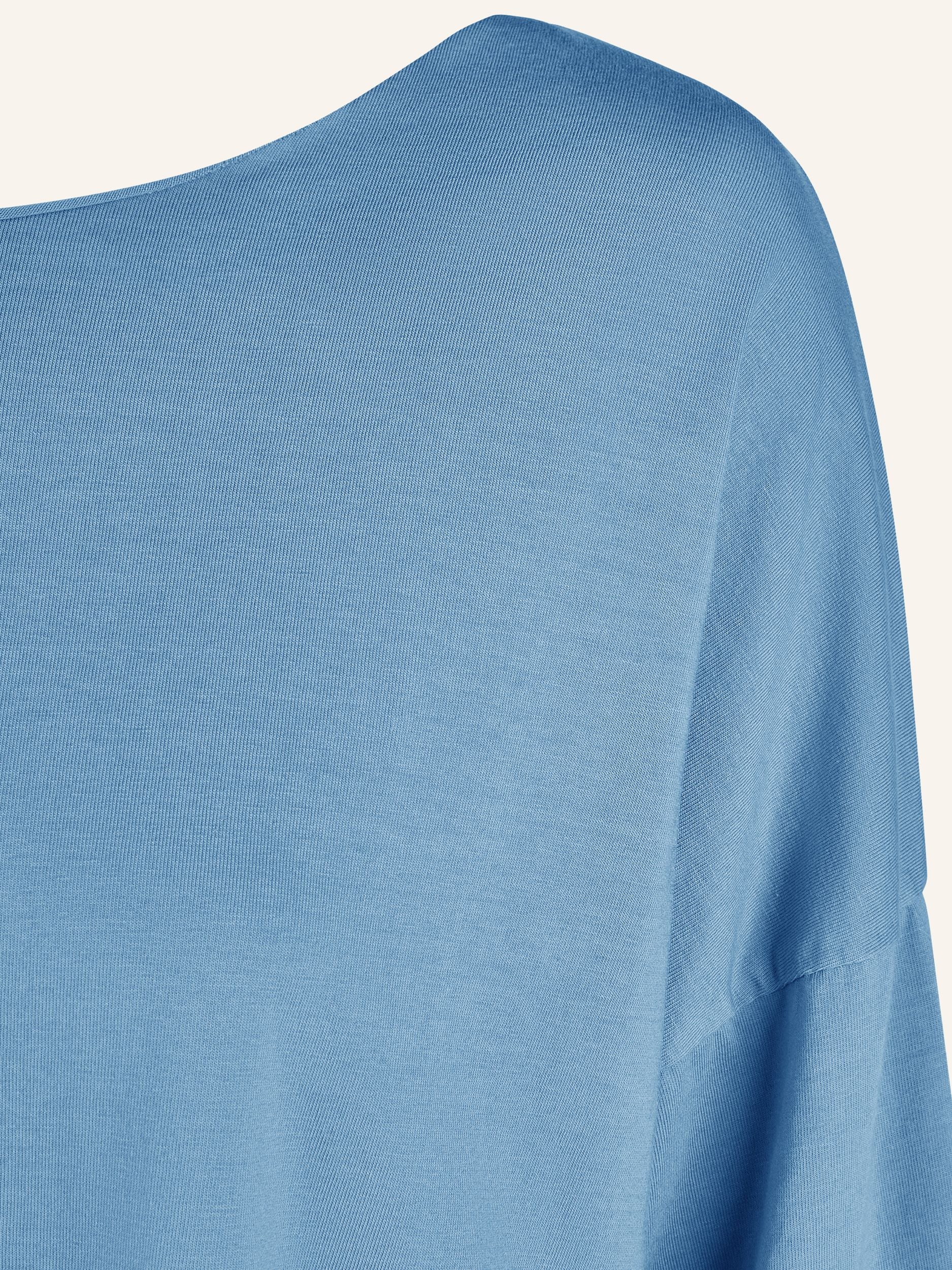 Longsleeve mit weitem Rundhalsausschnitt