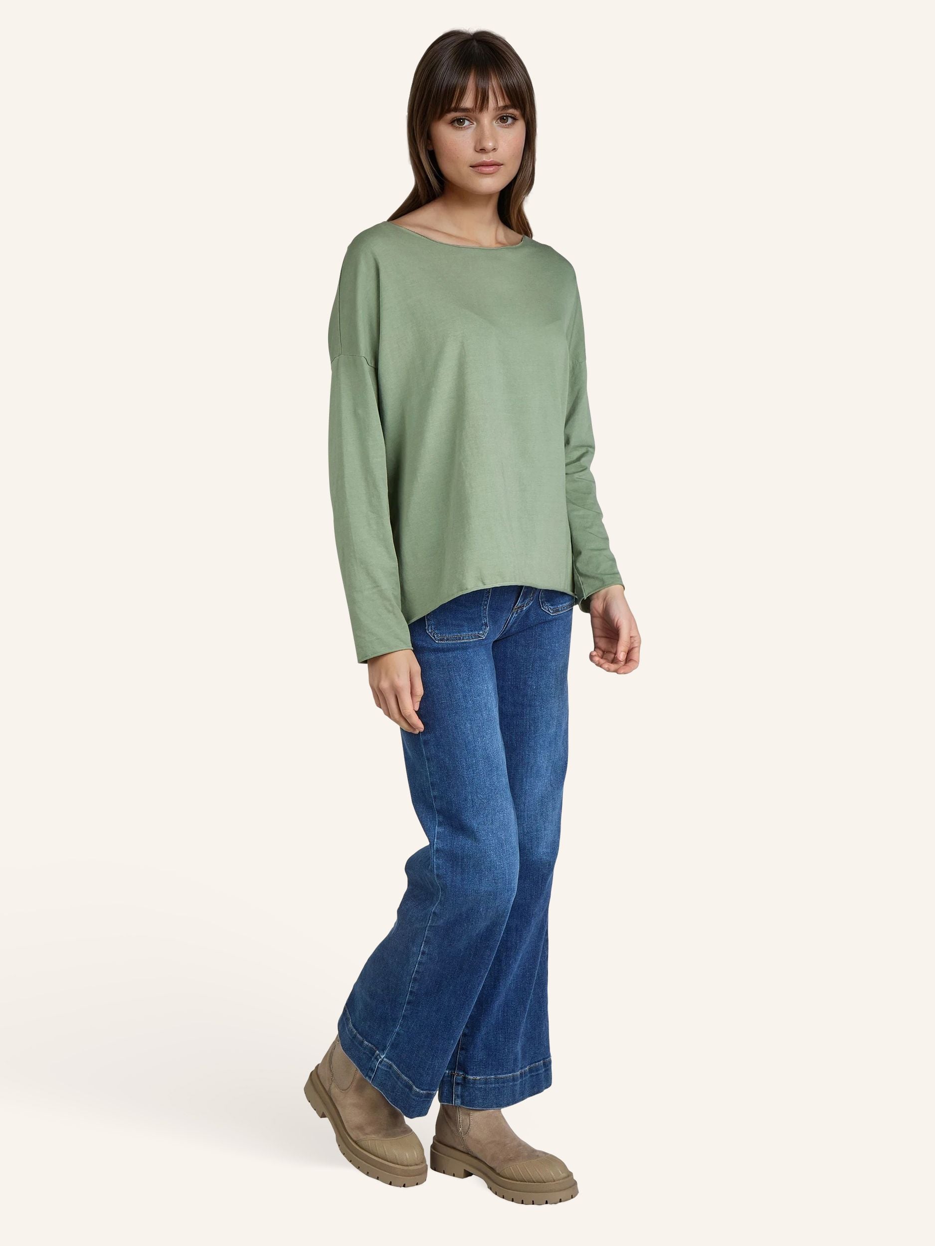 Longsleeve mit weitem Rundhalsausschnitt