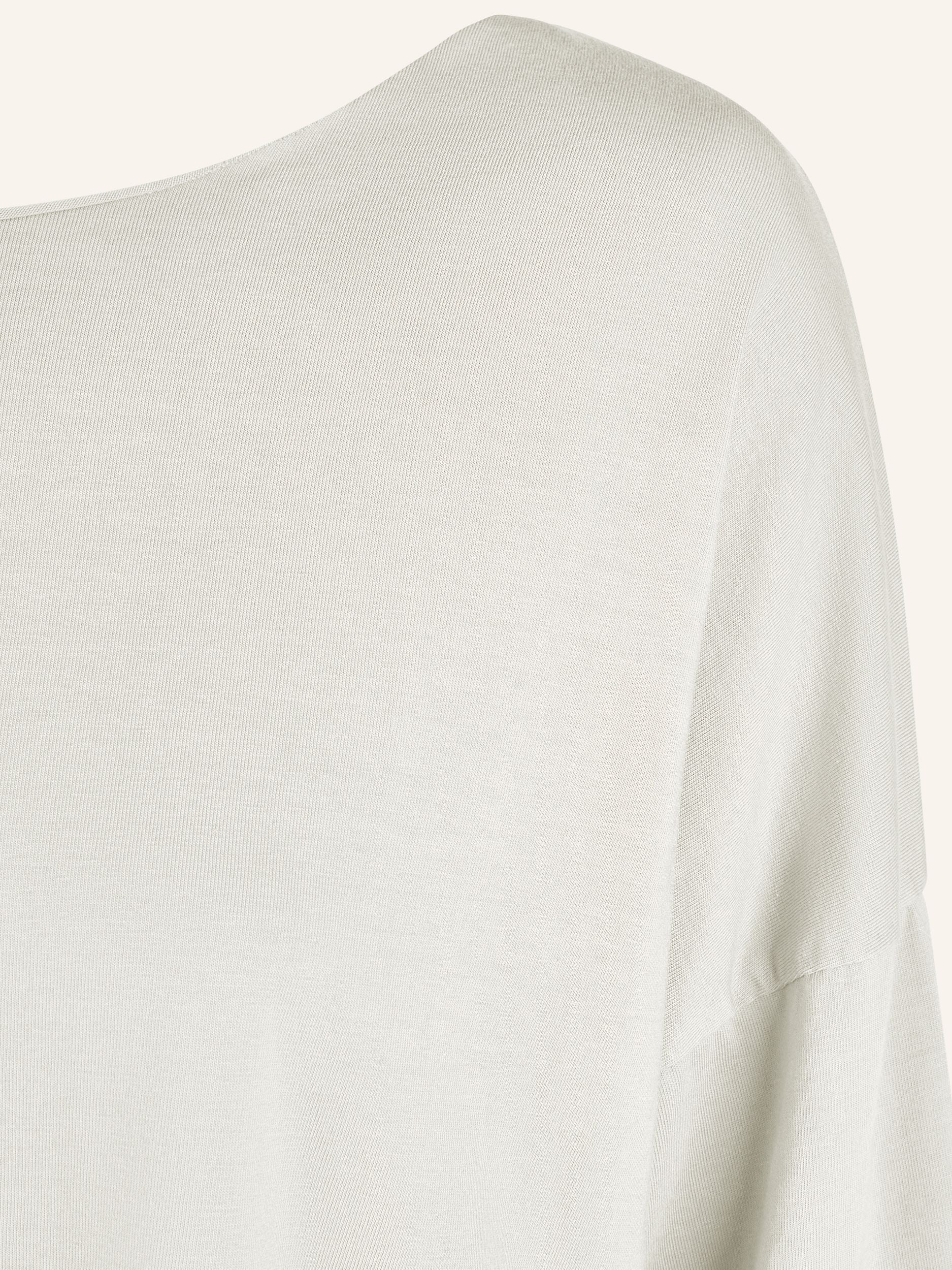Longsleeve mit weitem Rundhalsausschnitt