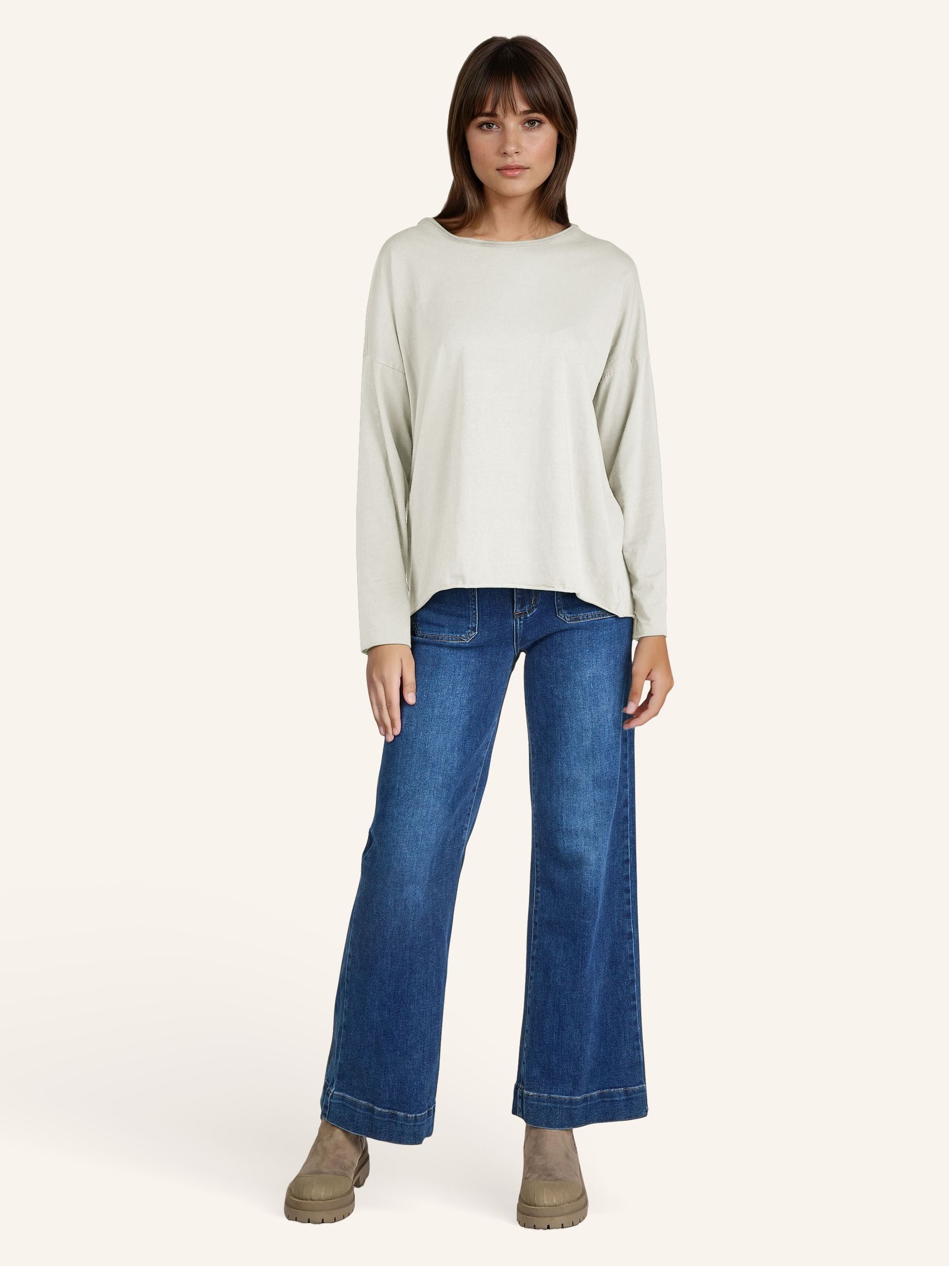 Longsleeve mit weitem Rundhalsausschnitt