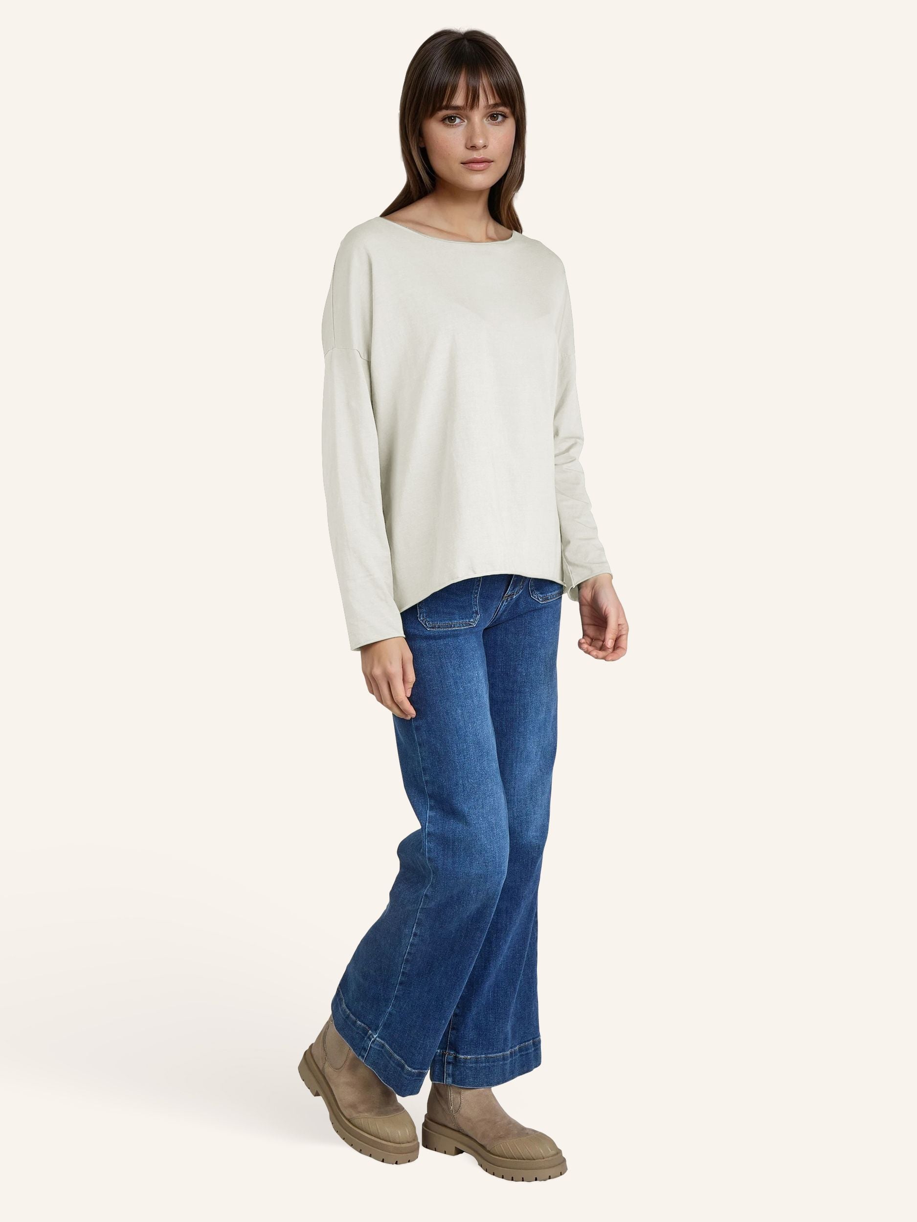 Longsleeve mit weitem Rundhalsausschnitt