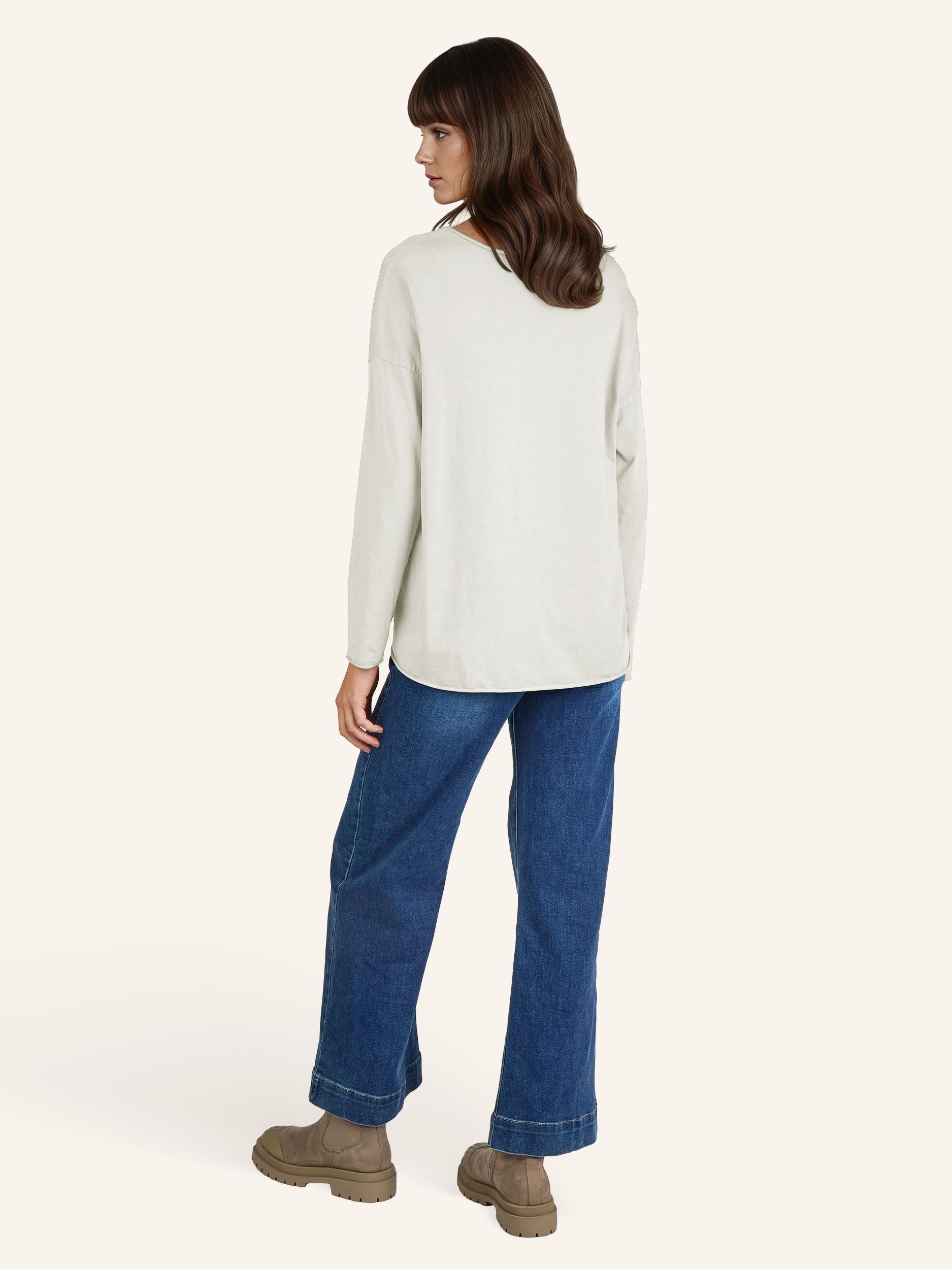 Longsleeve mit weitem Rundhalsausschnitt