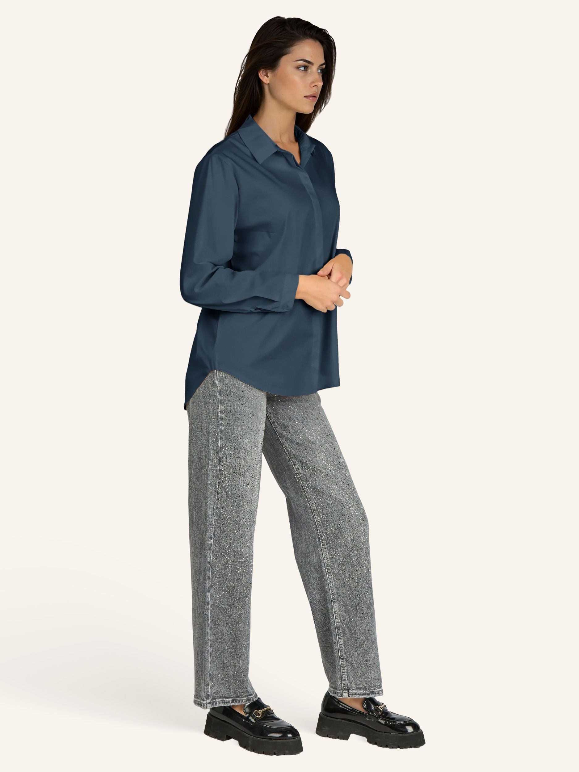 Bluse mit verdeckter Knopfleiste