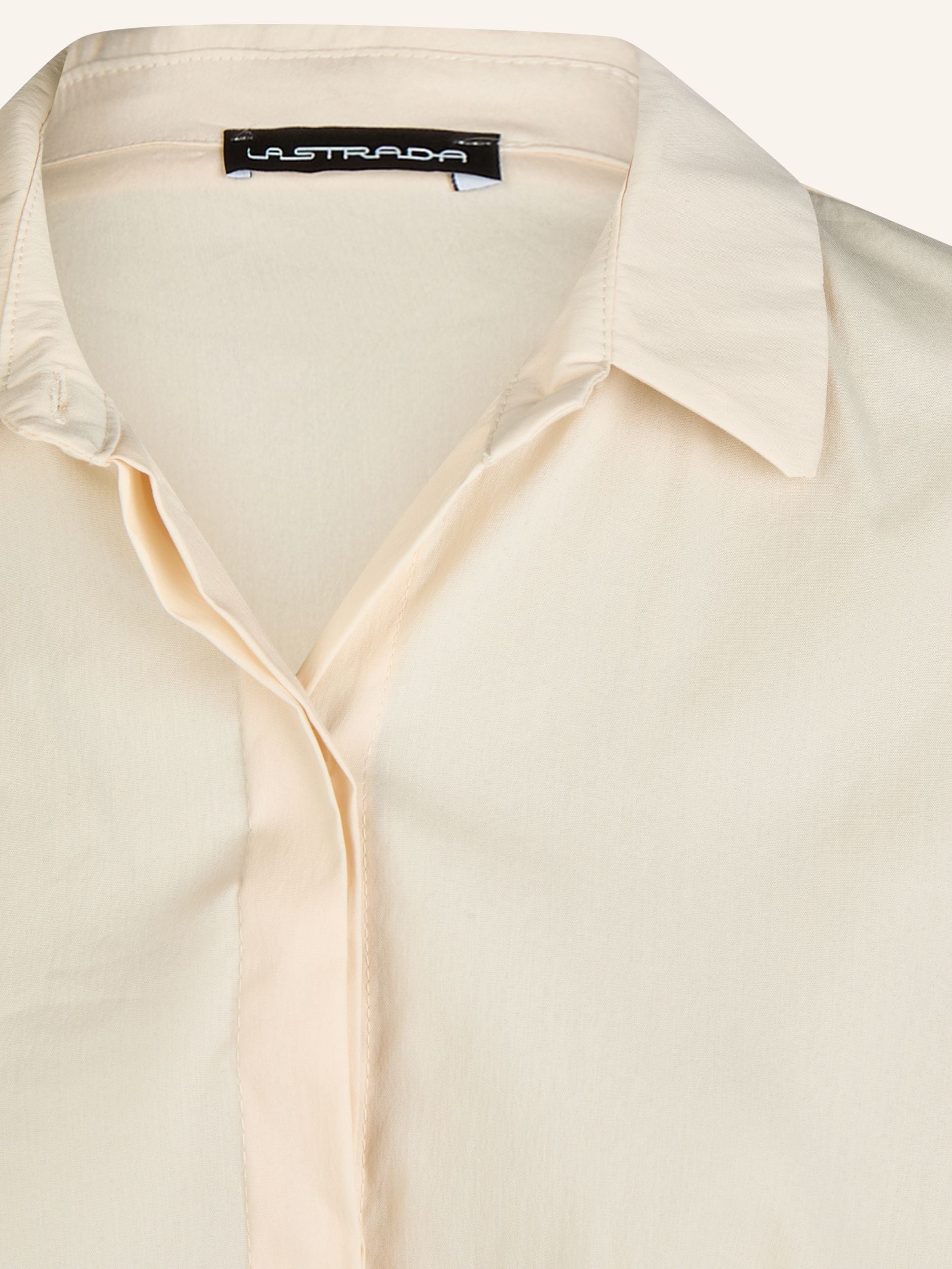 Bluse mit verdeckter Knopfleiste