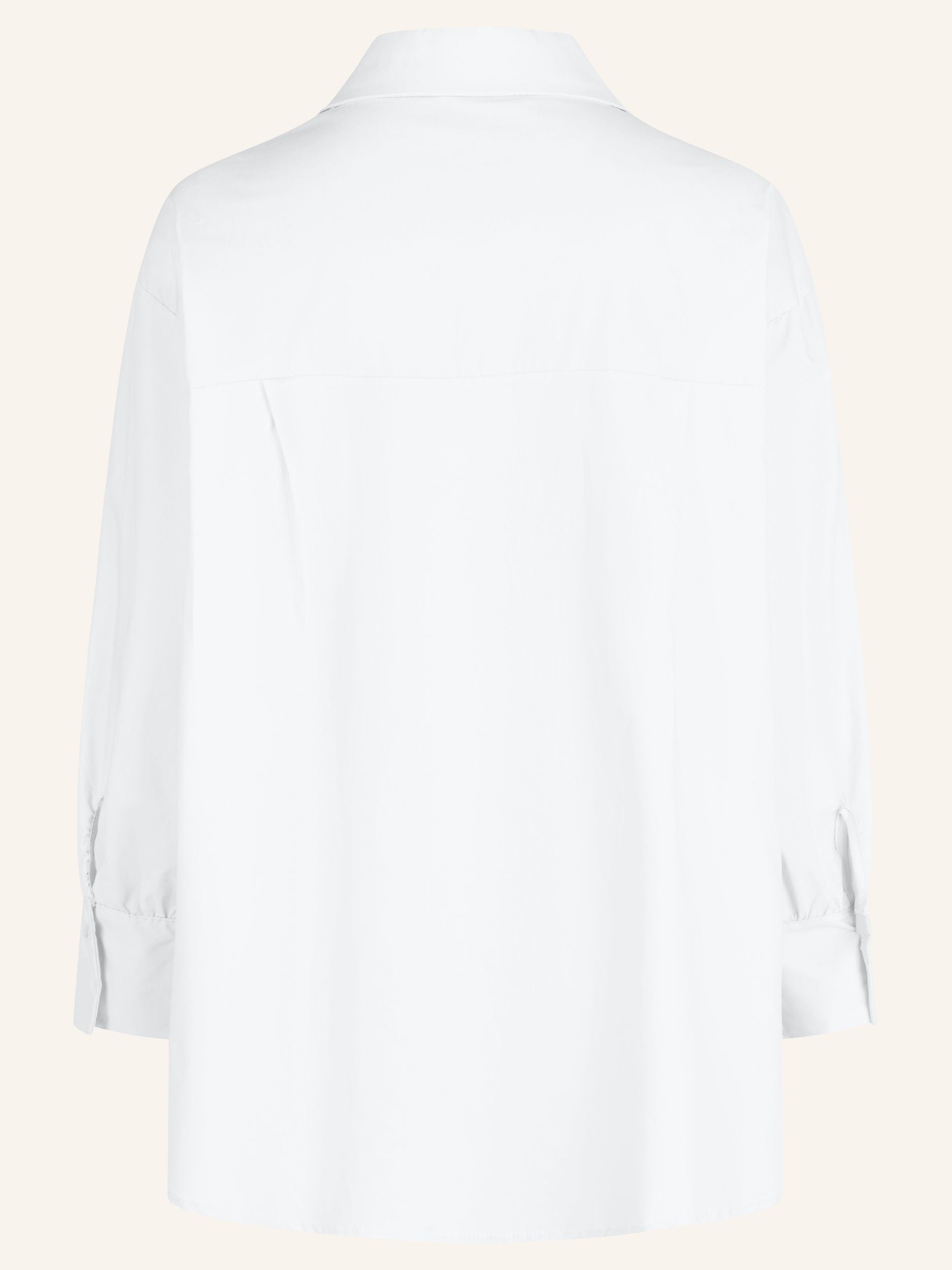 Oversize-Bluse mit modischen Schmuckdetails