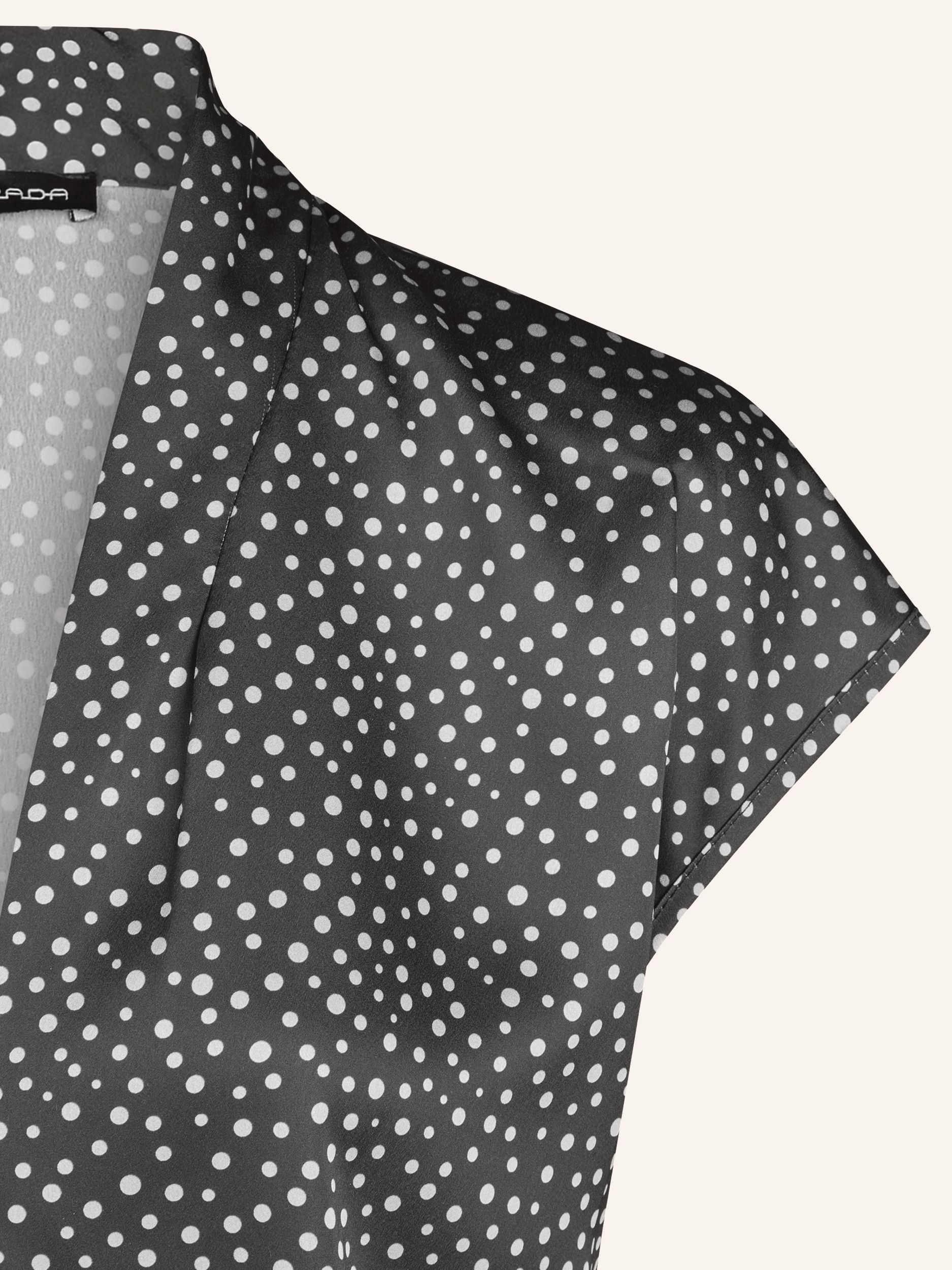 Ärmellose Satinbluse mit Tupfenprint