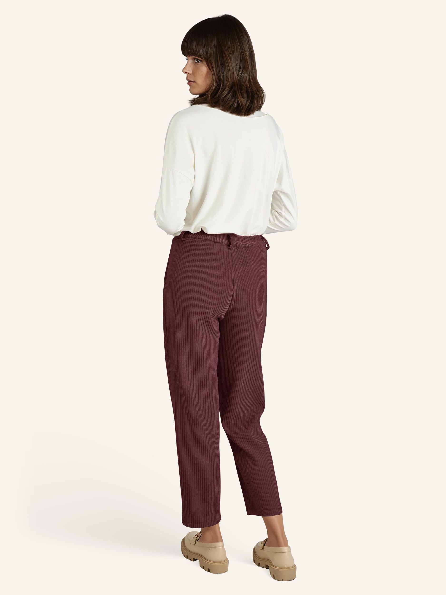 Cordhose in Knöchelhöhe