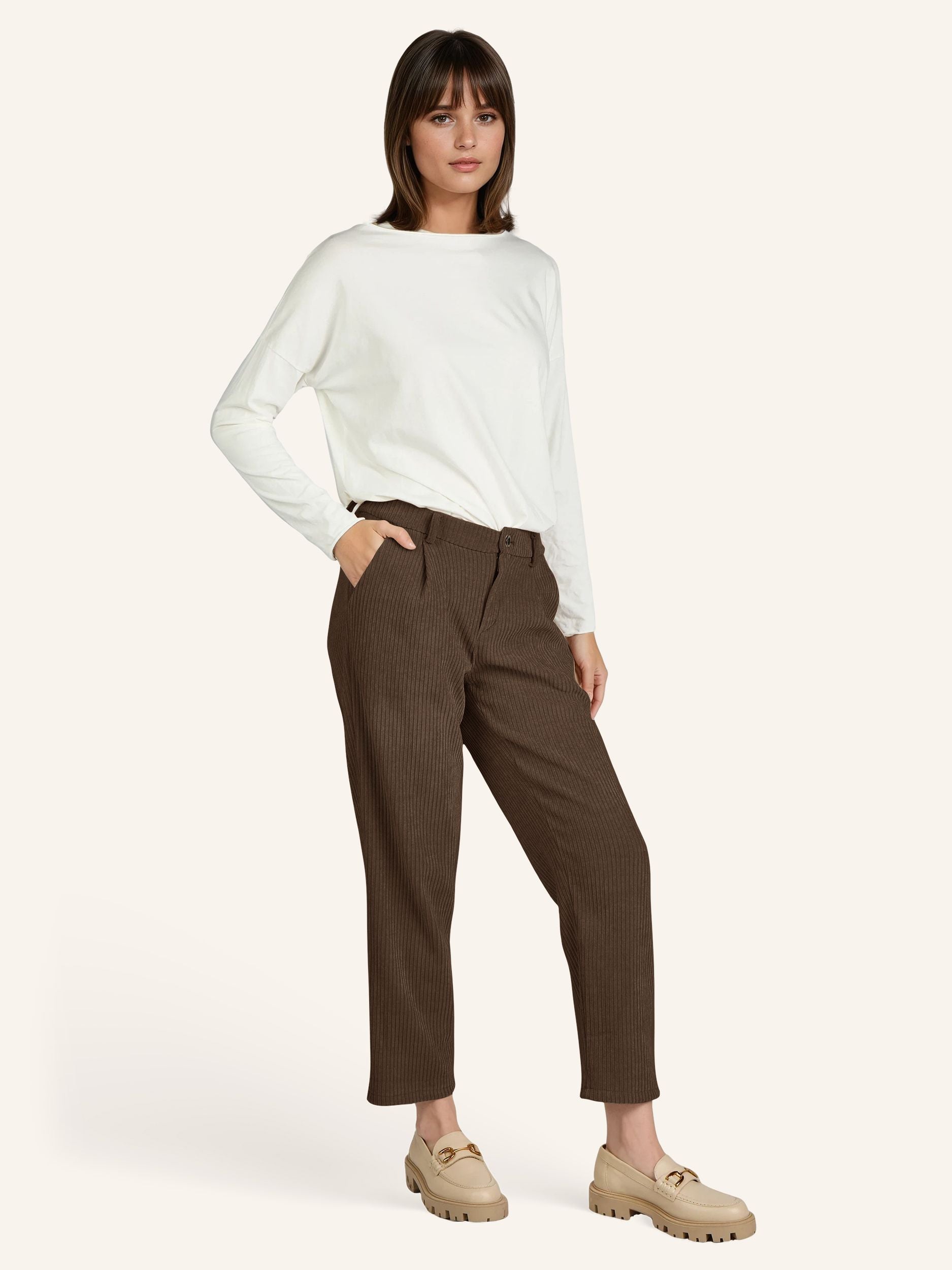 Cordhose in Knöchelhöhe