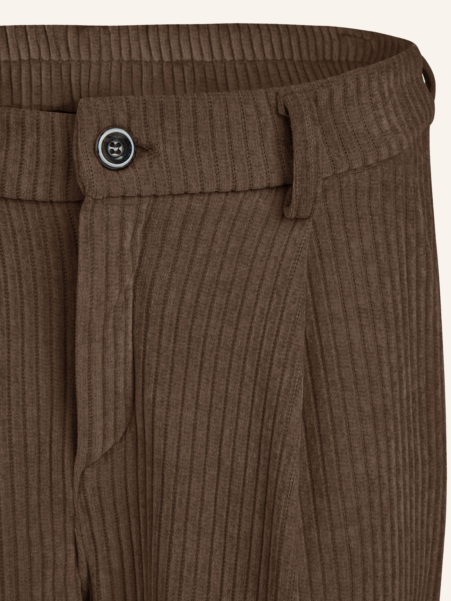 Cordhose in Knöchelhöhe