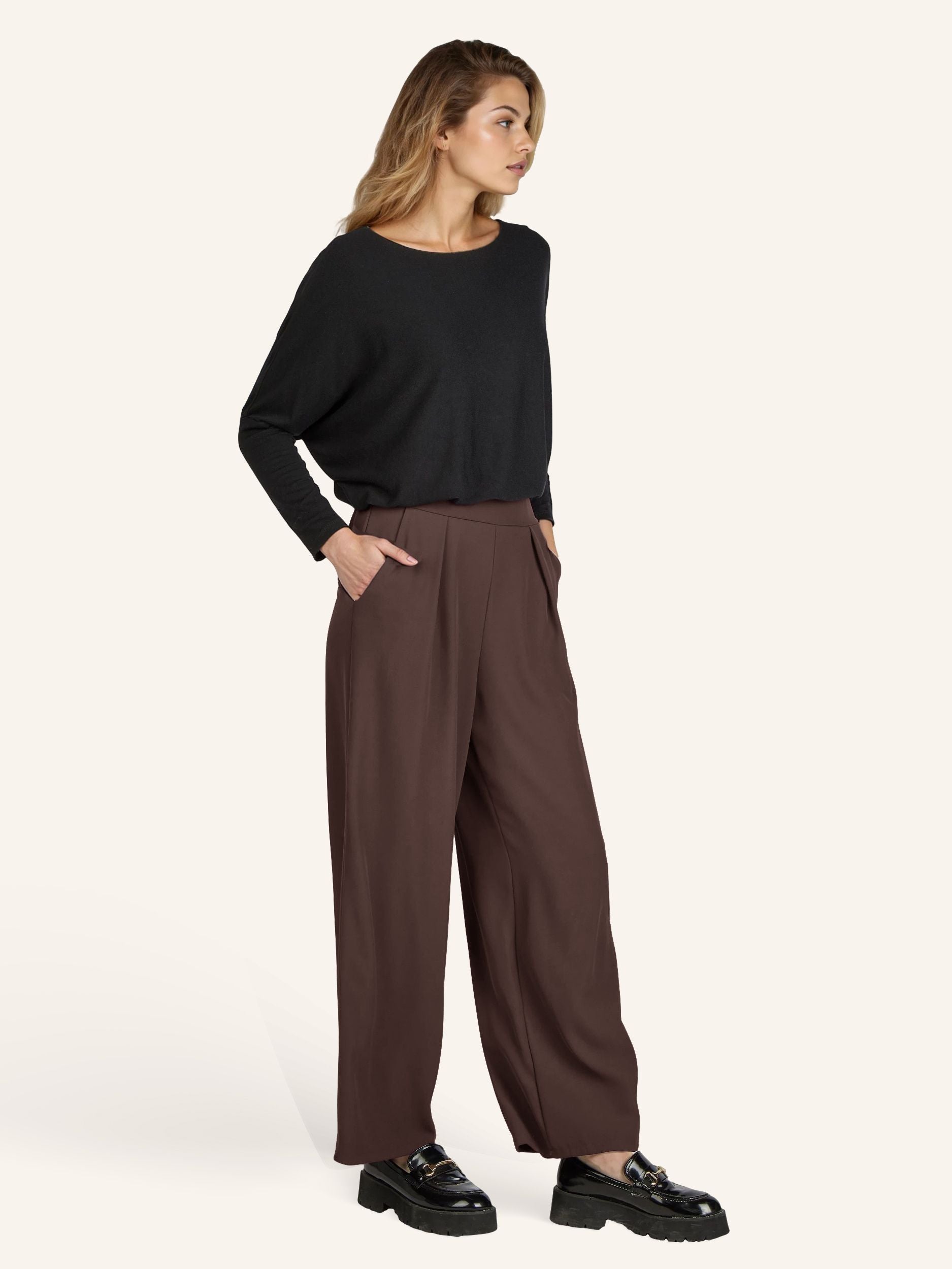 Fließende Kombi-Hose