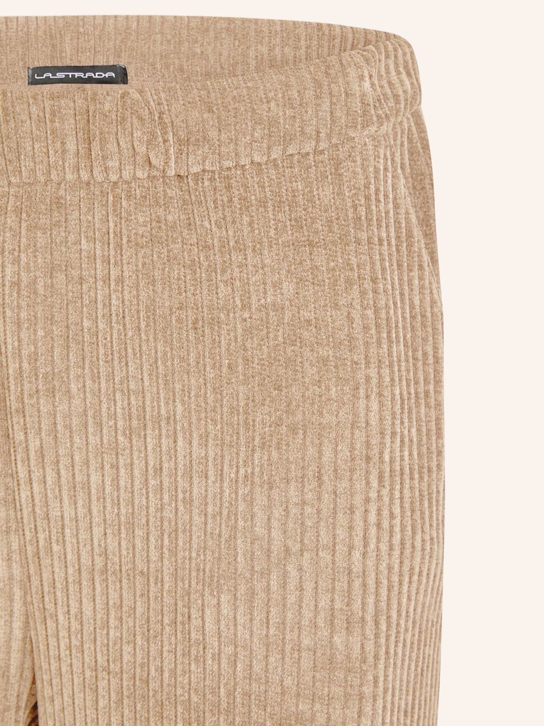 Cordhose mit weitem Bein