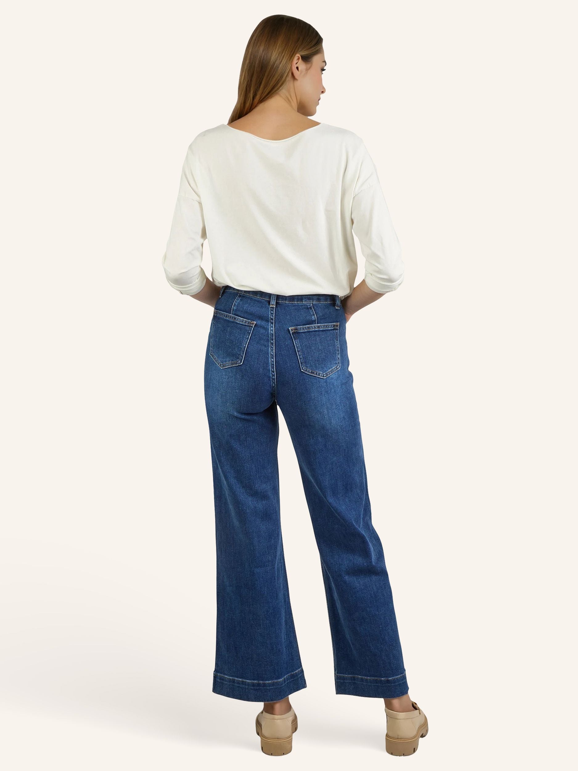 Jeanshose mit weitem Bein
