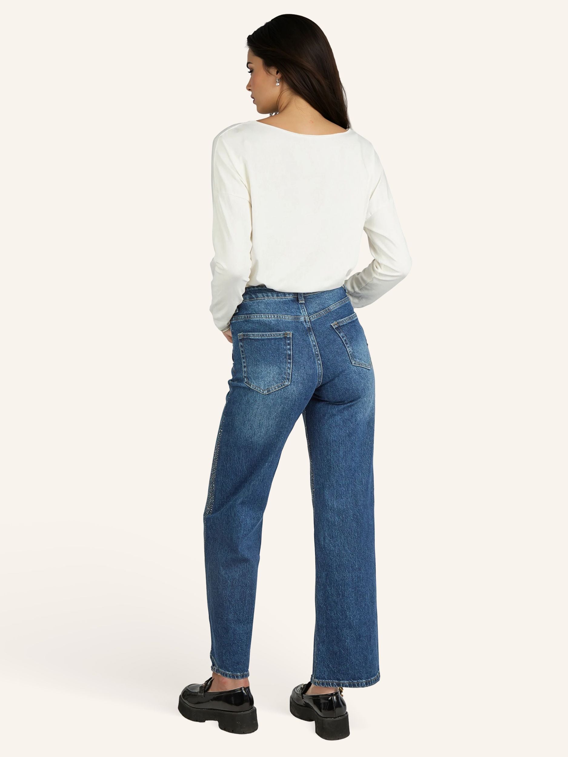 Jeans a gamba dritta con applicazioni di strass