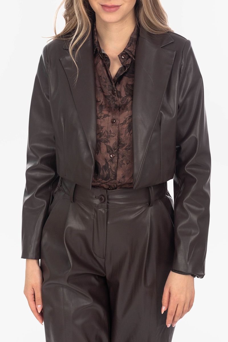 Short leather jacket