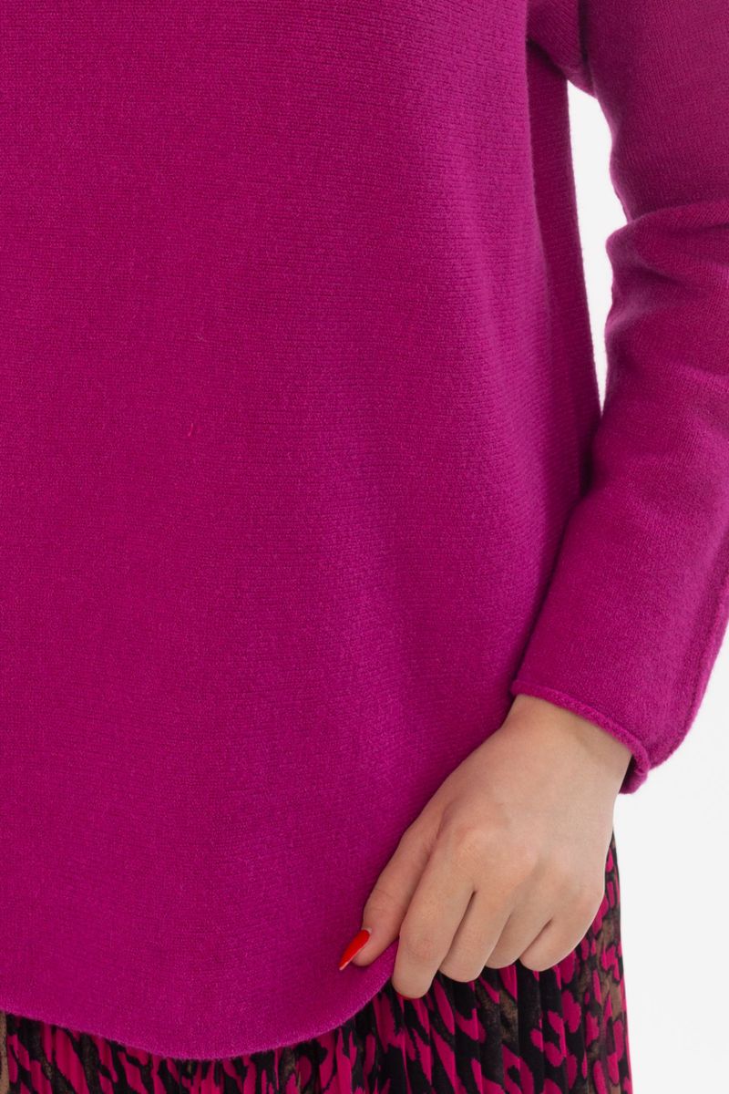 Knitted sweater with V-neck