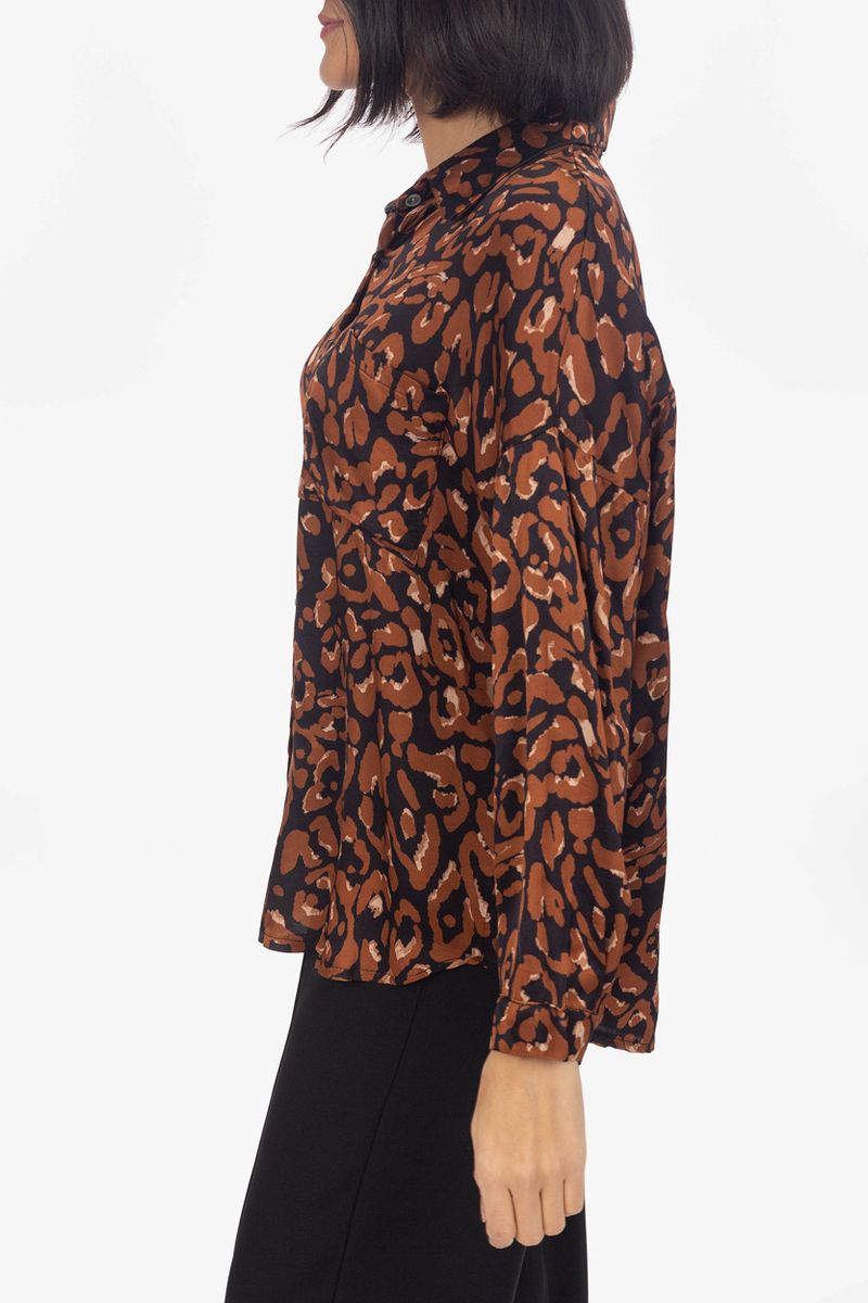 Blouse with leopard pattern