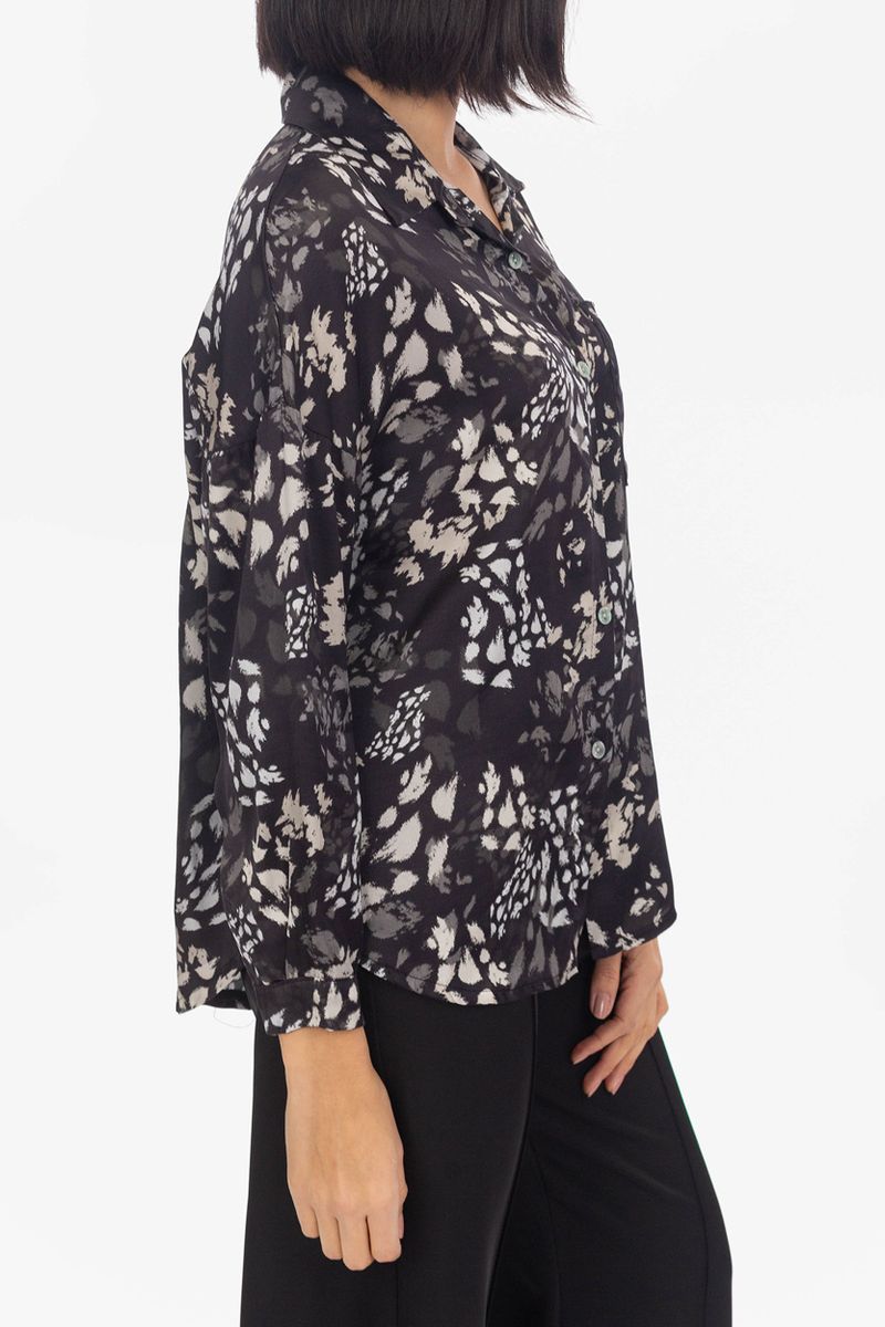 Blouse with leopard pattern