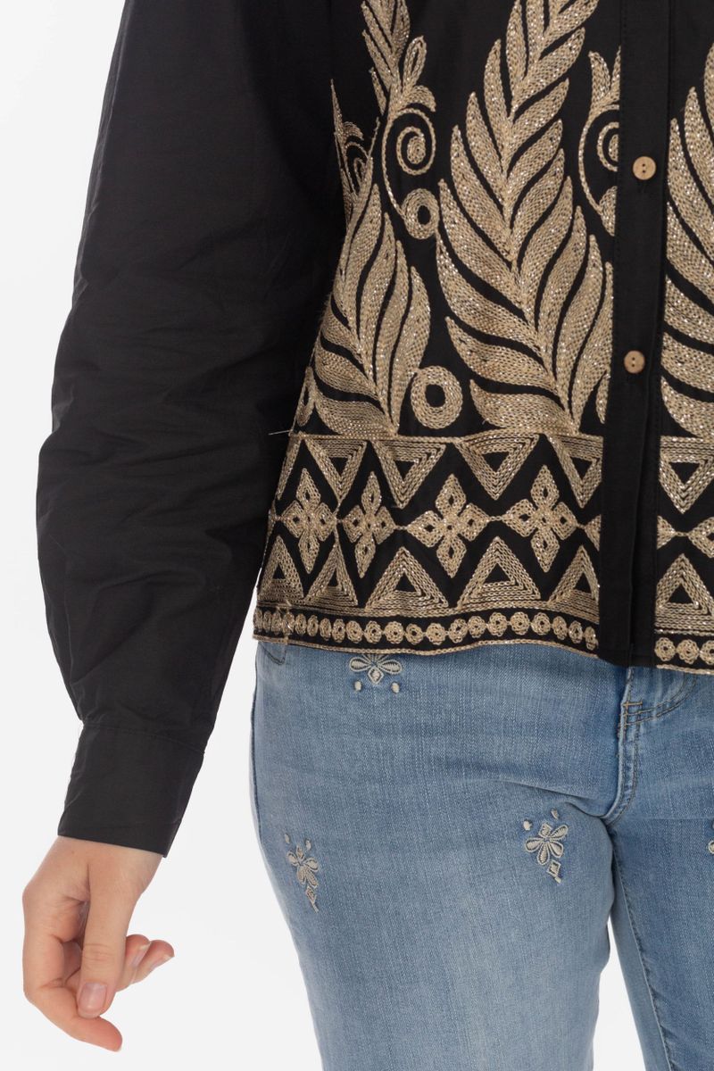 Bluse mit Stickerei