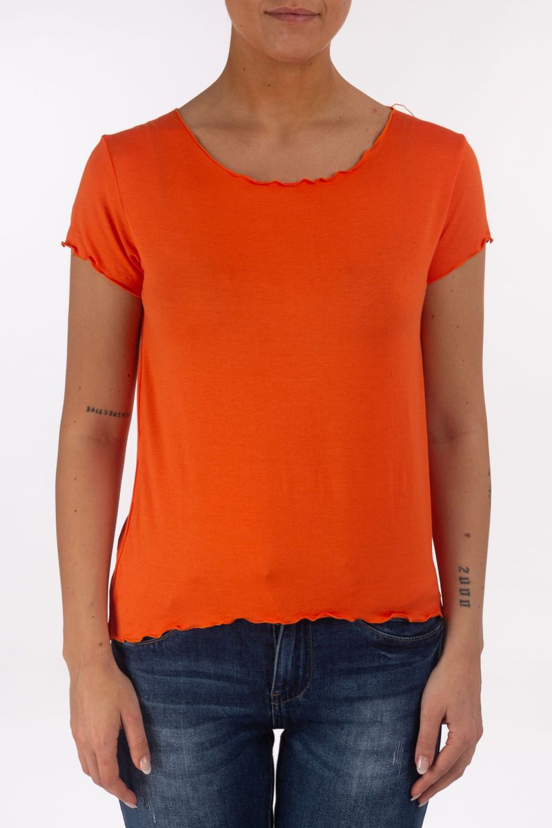 Basic T-Shirt mit Wellensaum