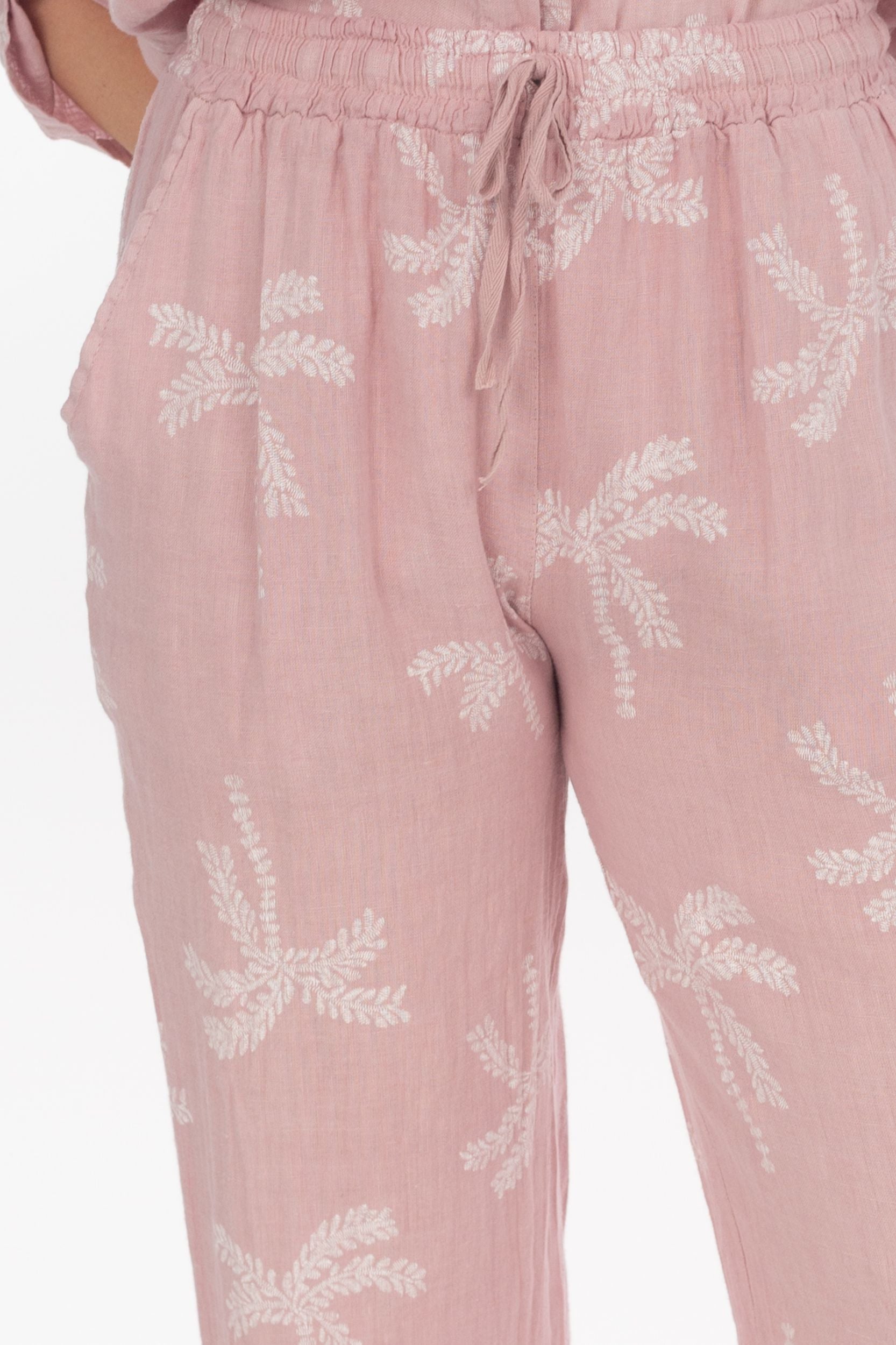 Linen trousers with patterns