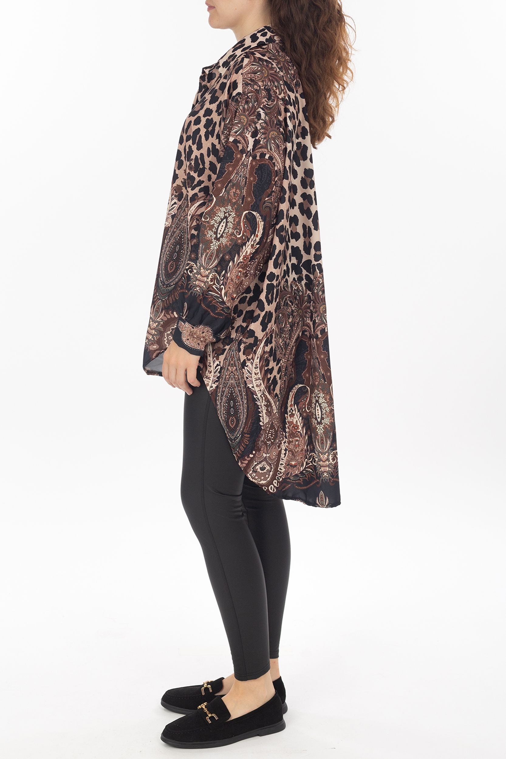 Blouses met Leo en Paisley -patroon