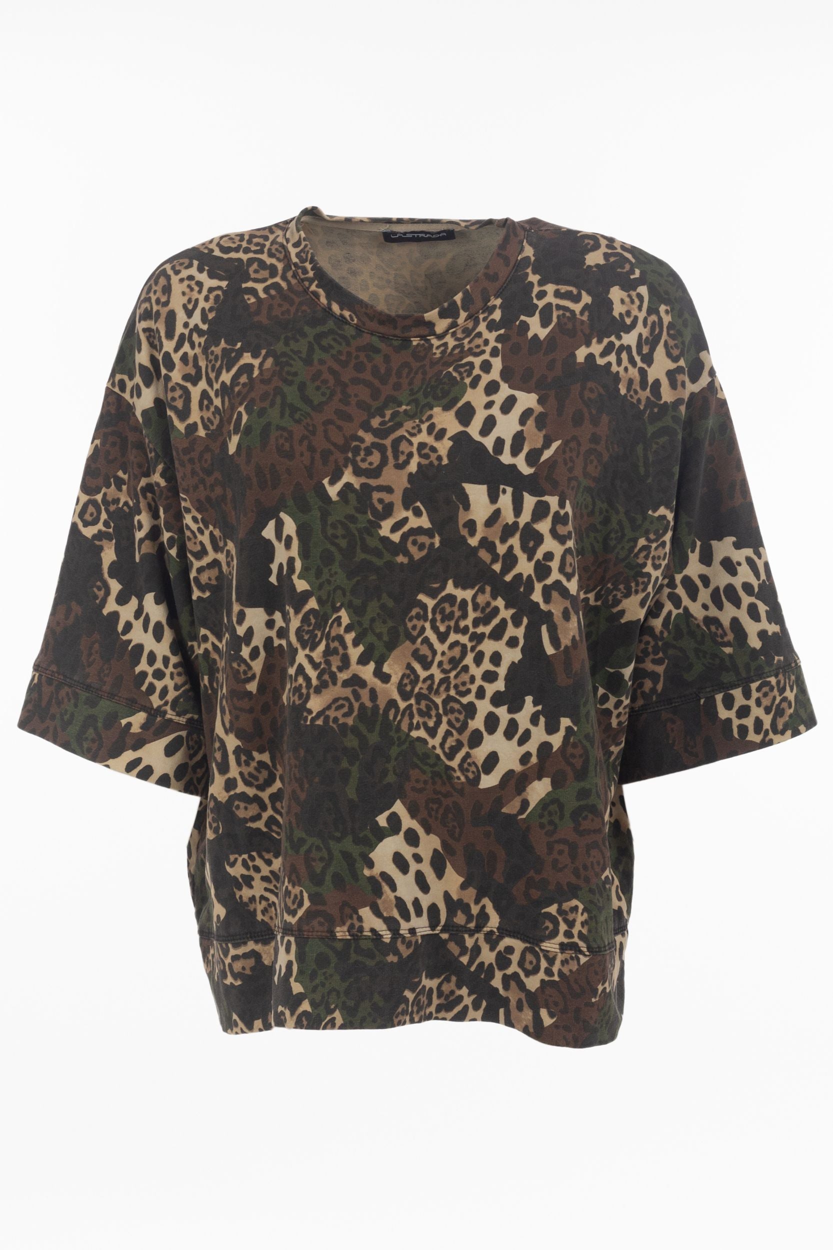 Camouflage t-shirt met leo-print