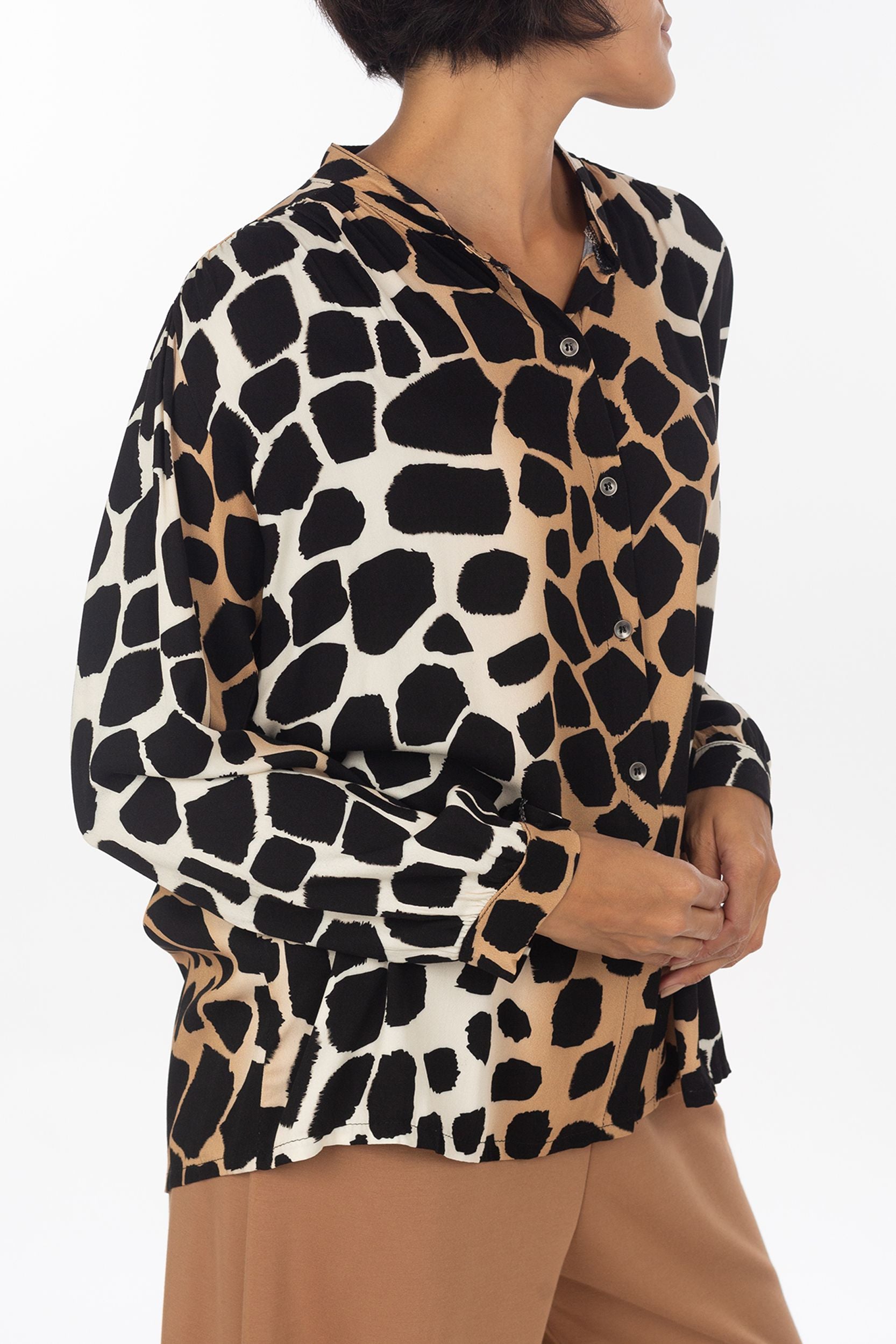 Viscose blouse with a giraffe pattern