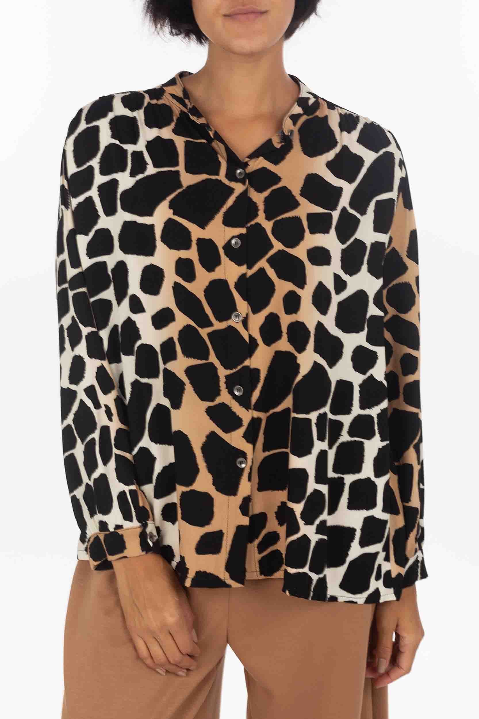 Viscose blouse with a giraffe pattern