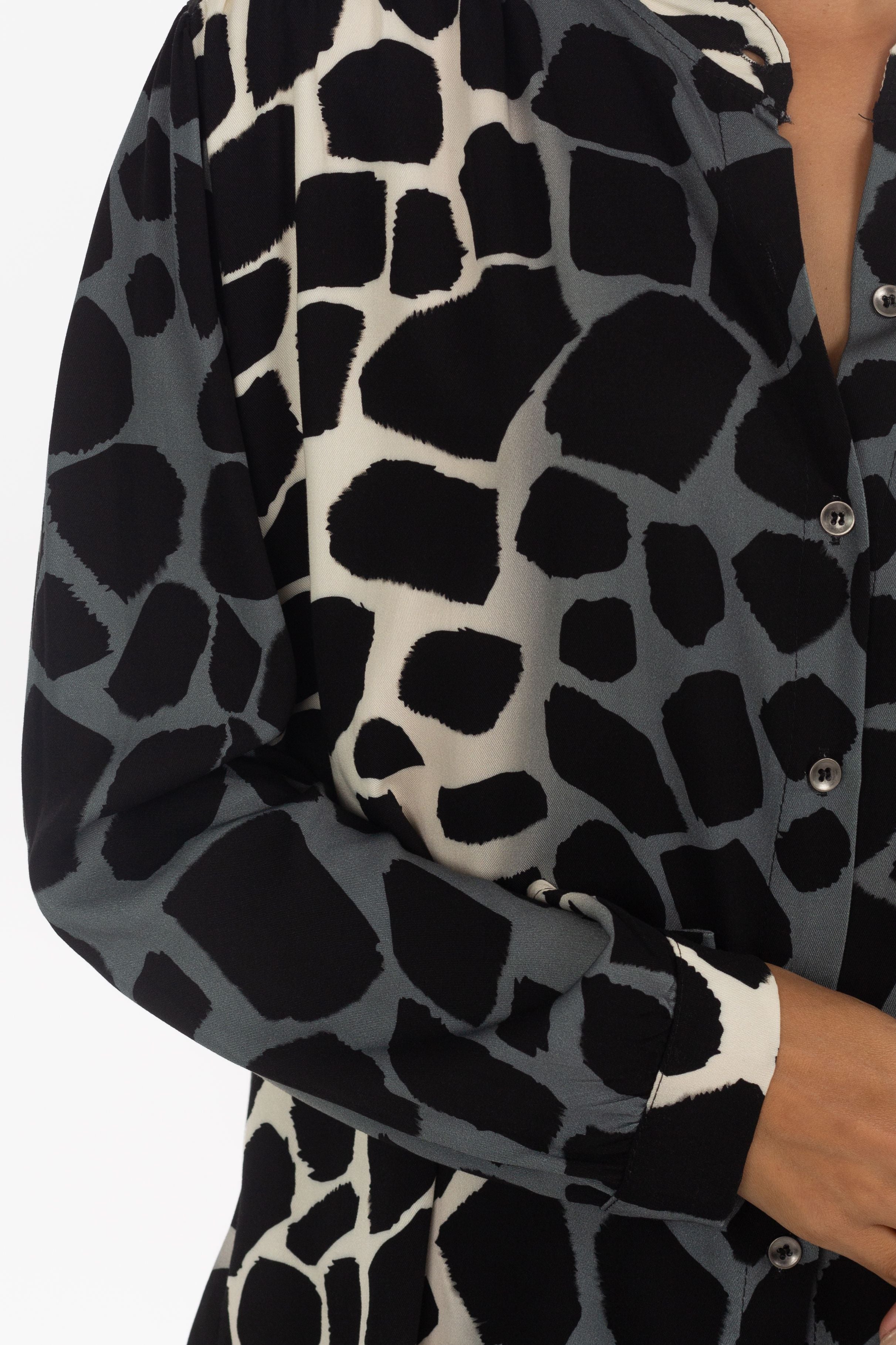 Viscose blouse with a giraffe pattern