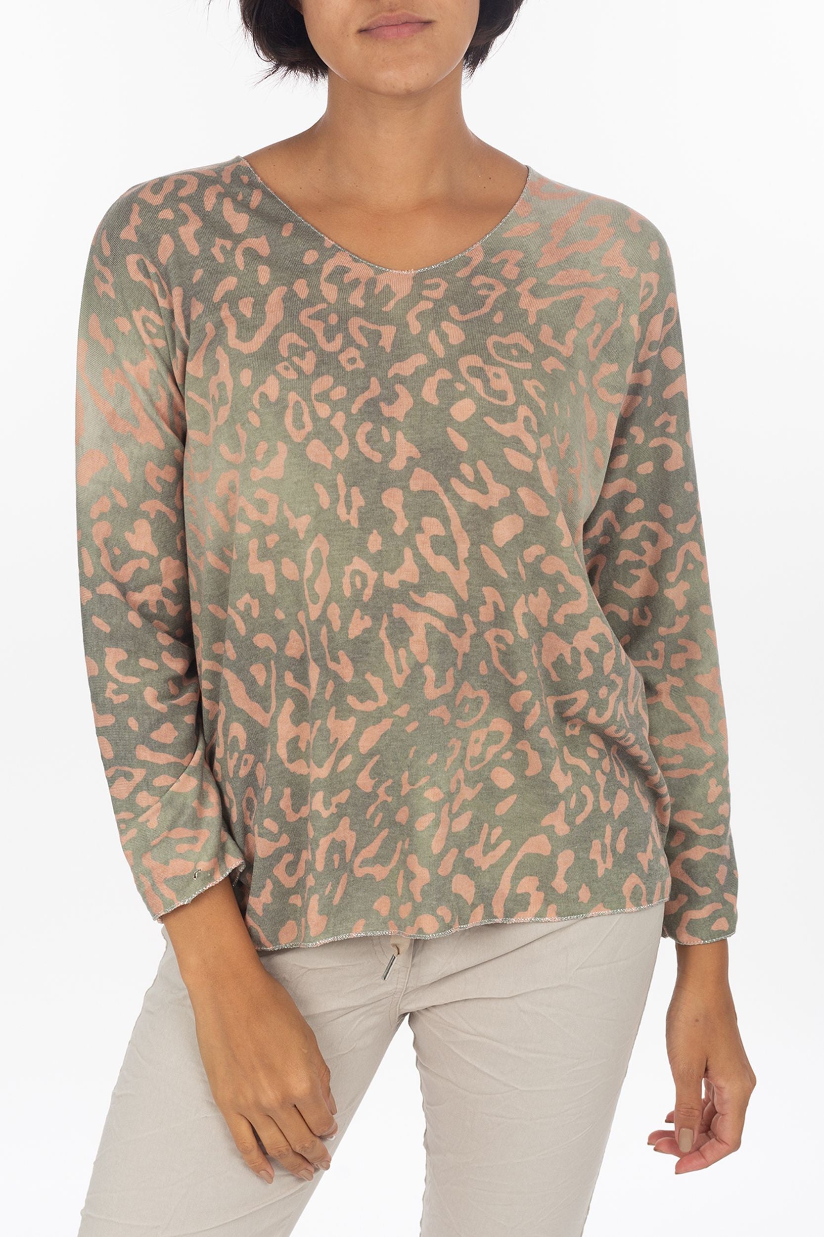 Longsleeve with Leo pattern