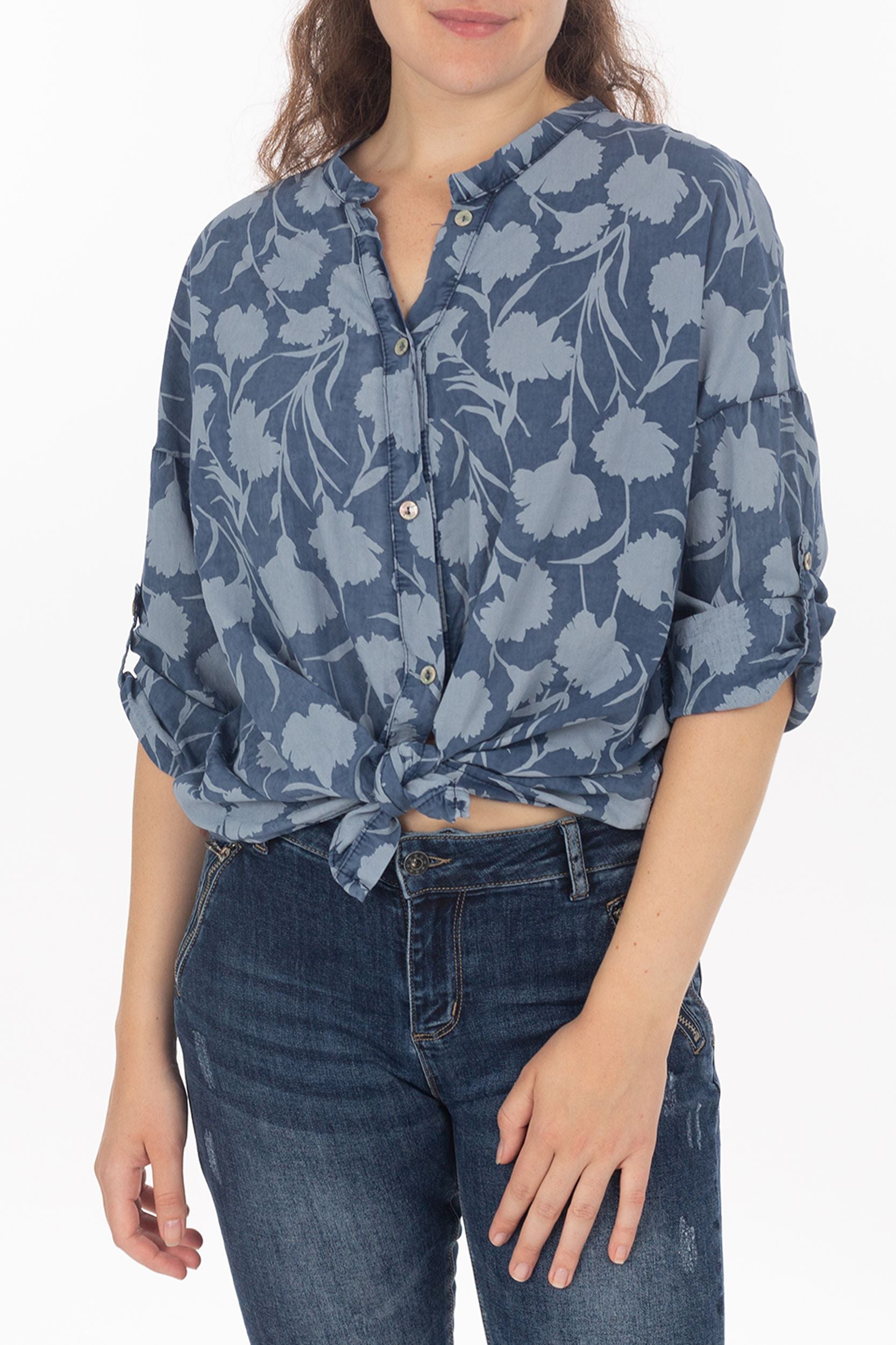 Shirt blouse with a floral pattern