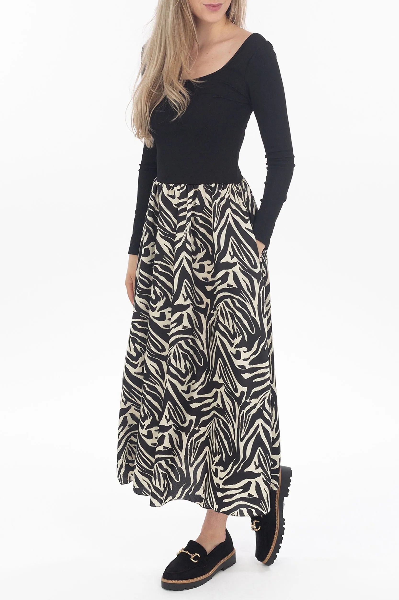 Maxikleid with zebra pattern