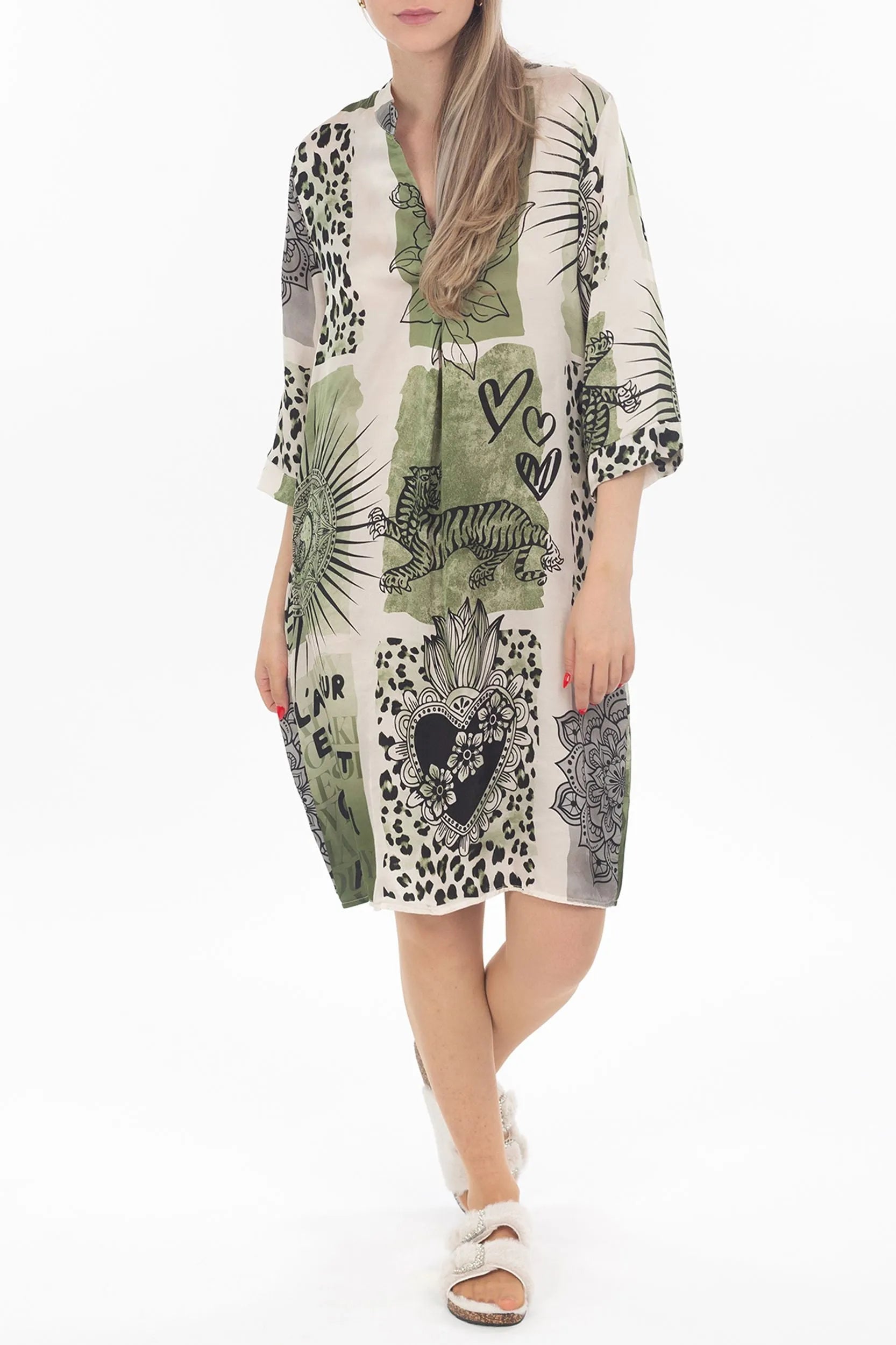 Viscose dress with a pattern mix