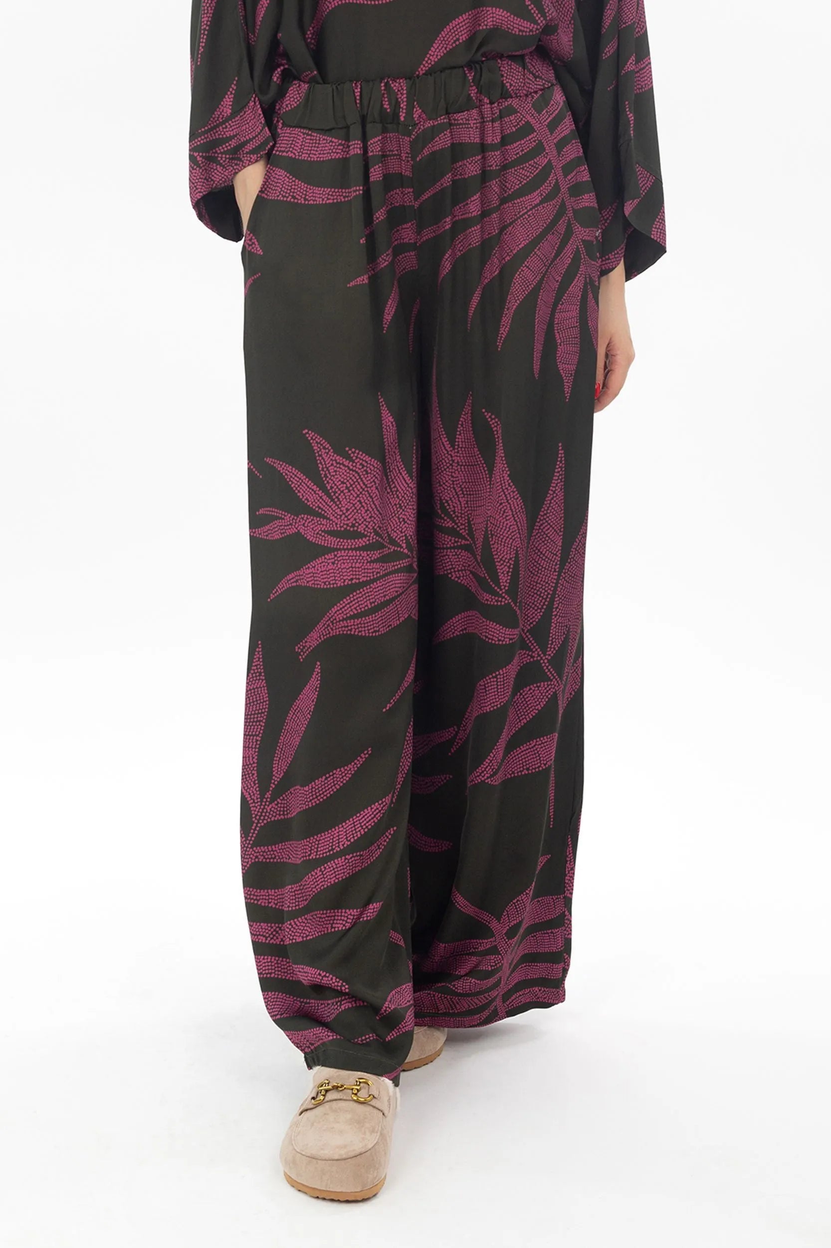 Hose mit gepunktetem Tropical-Muster