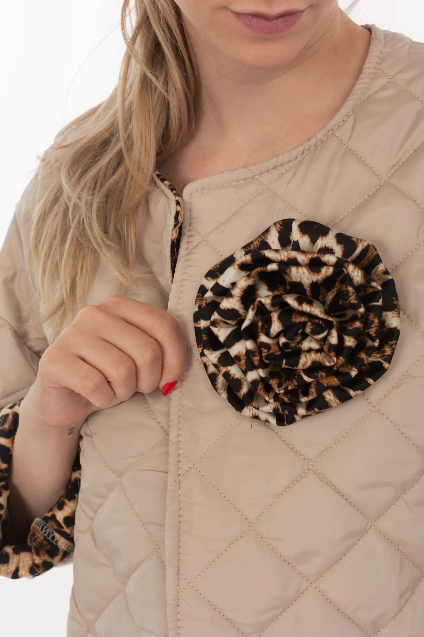 Steppjacke mit 3D-Blume