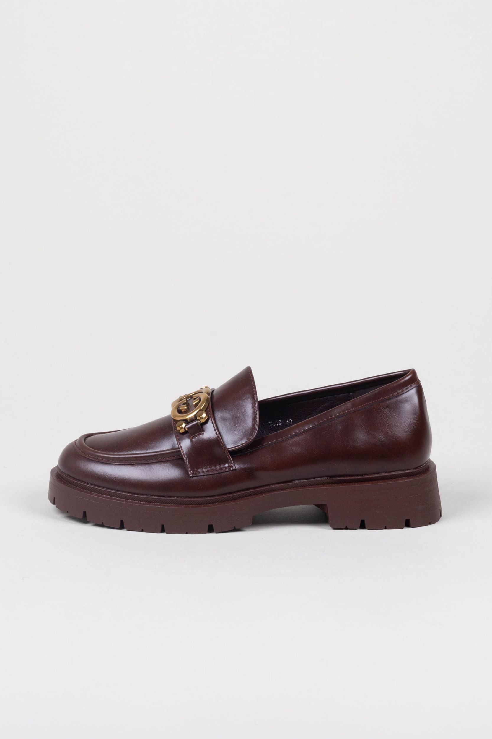 Loafer mit goldener Schnalle