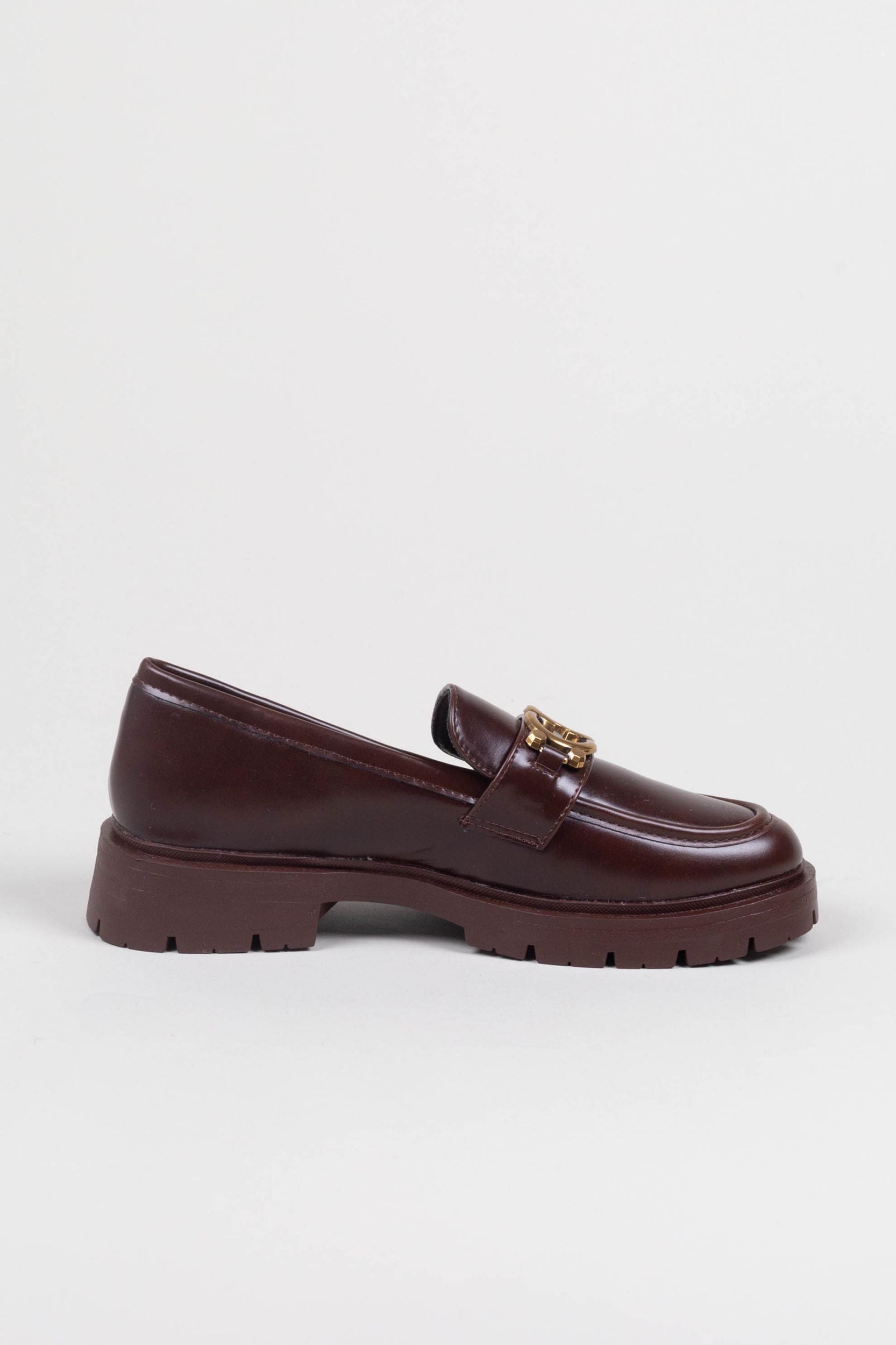 Loafer mit goldener Schnalle