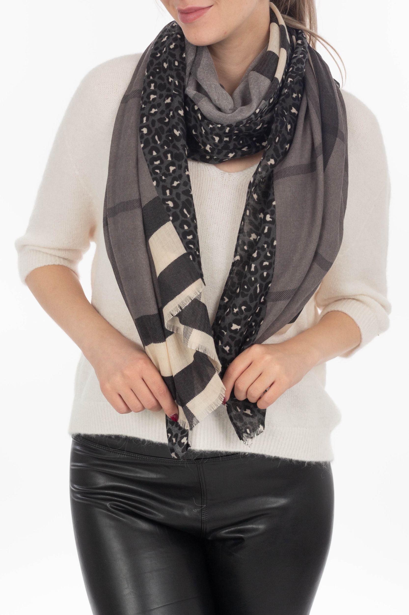 Viscose scarf