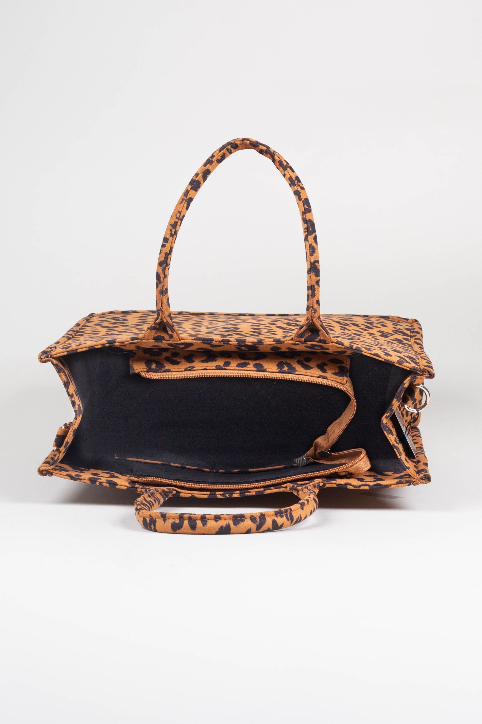 Handbag with Leo pattern