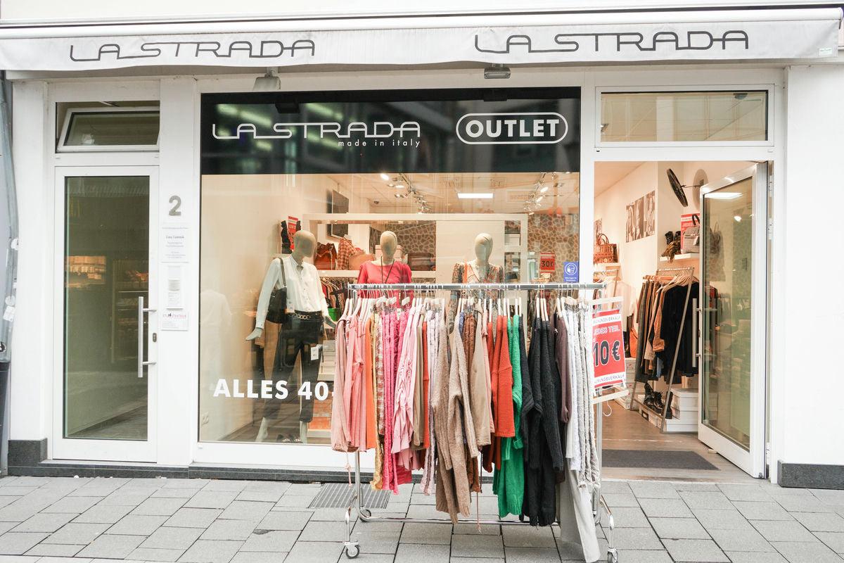 La strada sneakers discount outlet